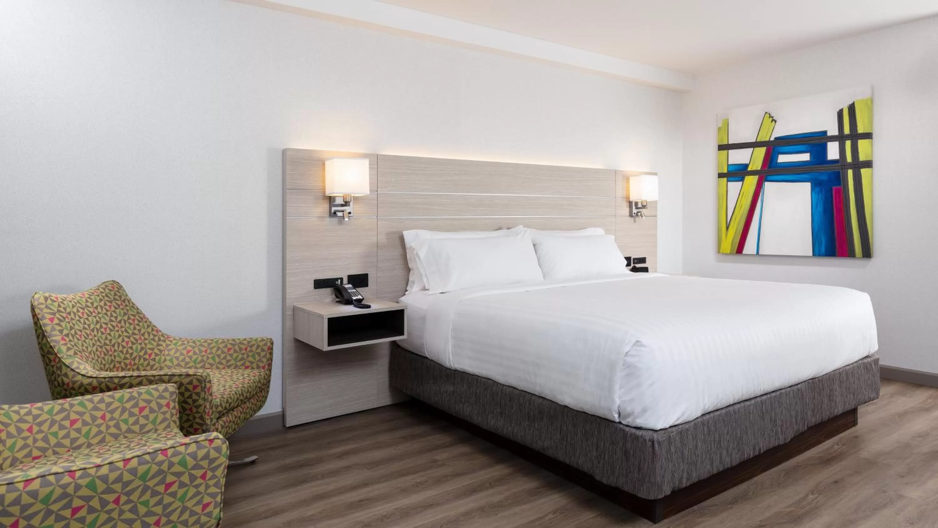 Photo of the whole room, Bed in Holiday Inn Express Quebec City-Sainte Foy by IHG