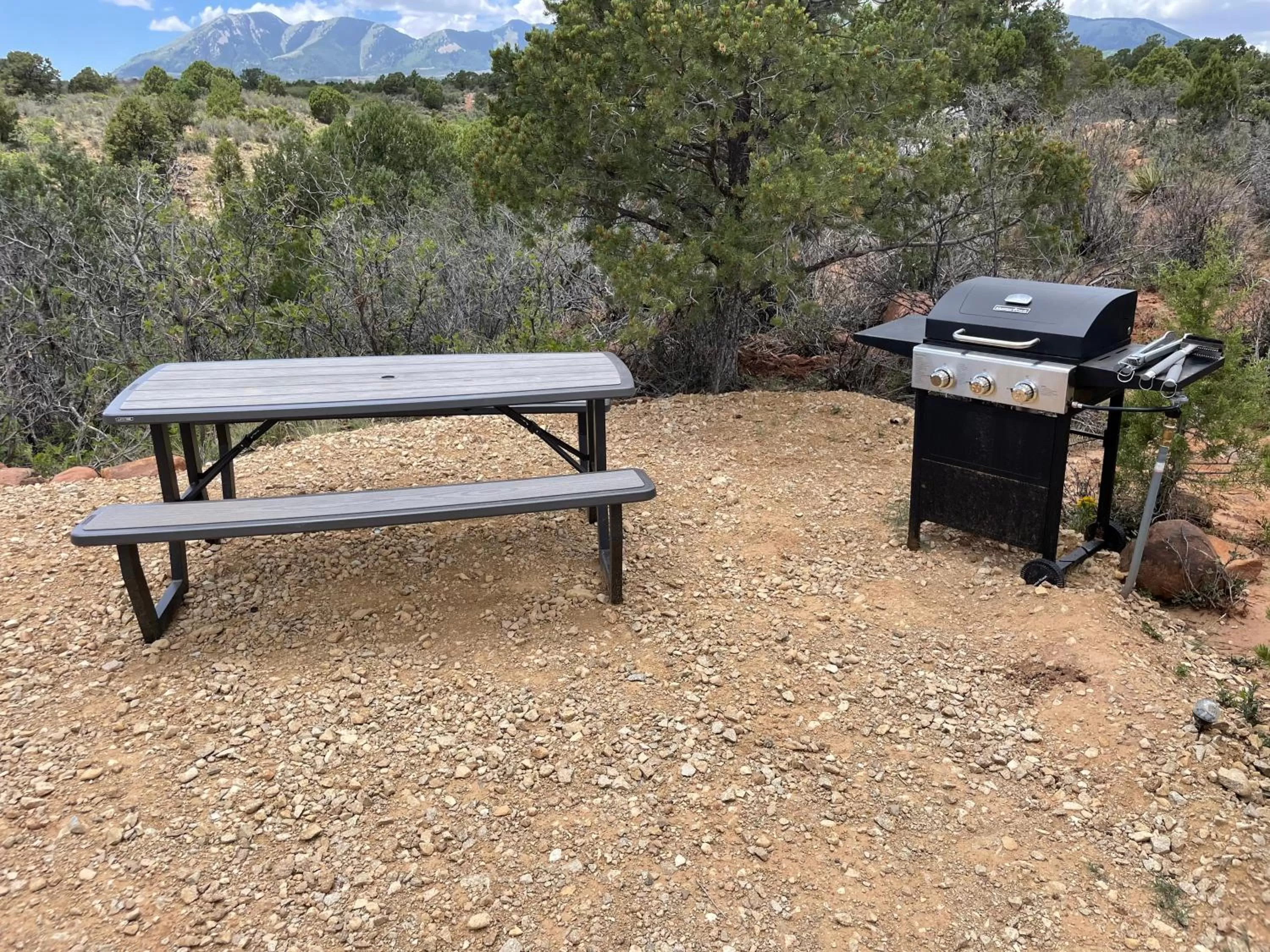 Natural landscape in Canyon Rim Domes - A Luxury Glamping Experience!!
