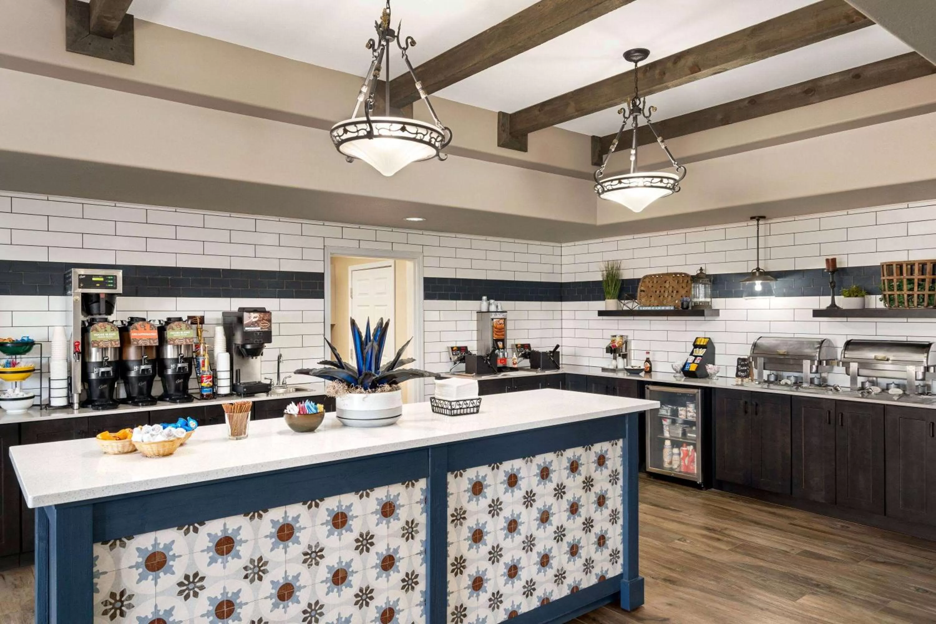 Restaurant/places to eat in La Quinta by Wyndham Trinidad