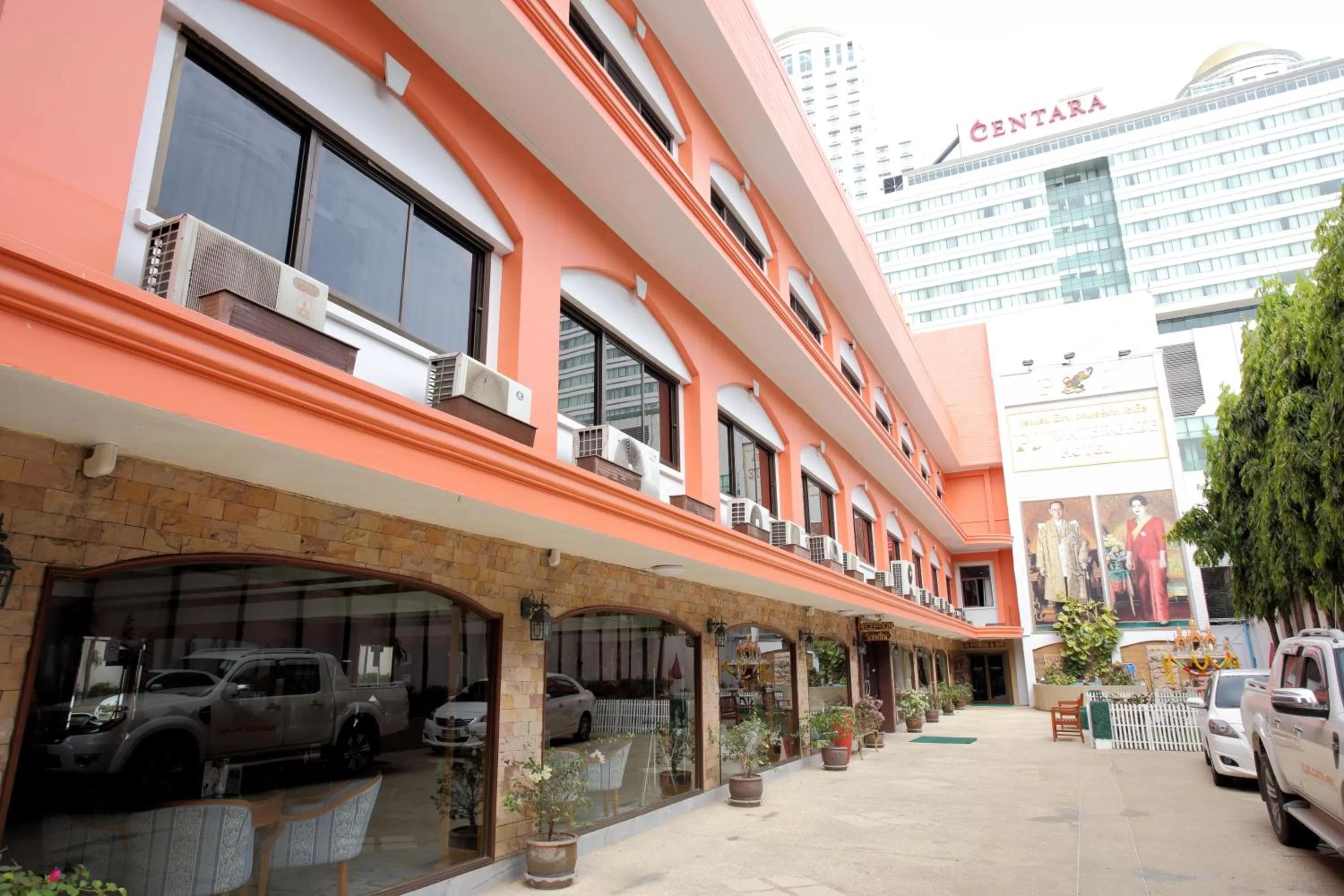 Property building in PJ Watergate Hotel