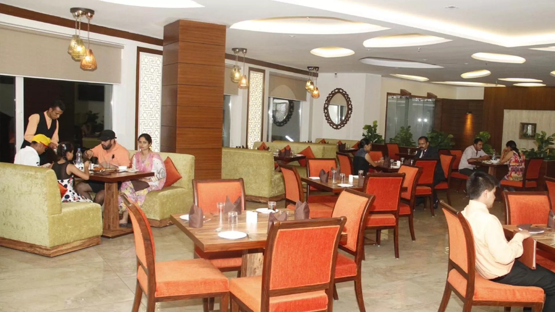 Restaurant/places to eat in Grand Hotel Nawanshahr