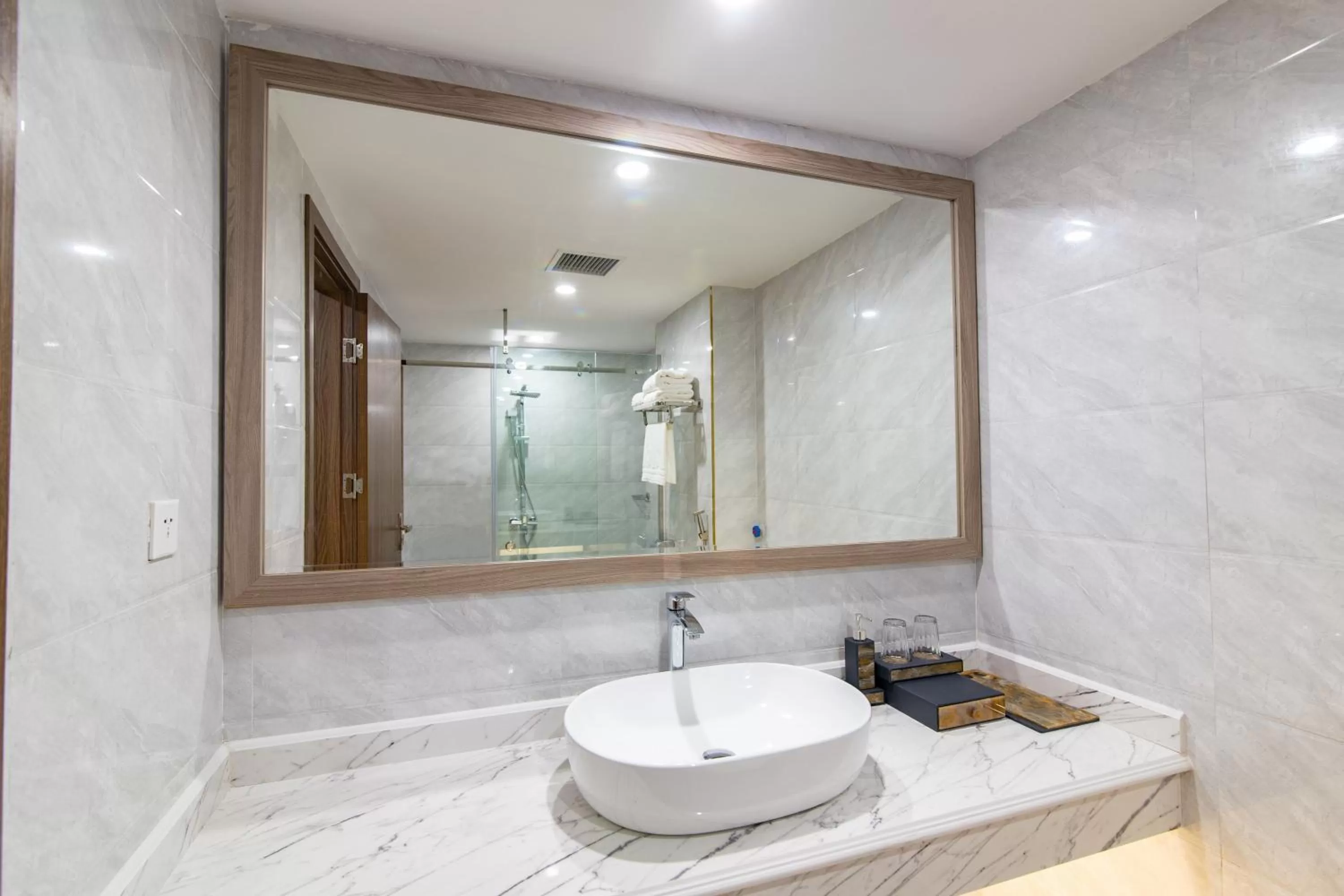 Bathroom in Sunshine Hotel Móng Cái