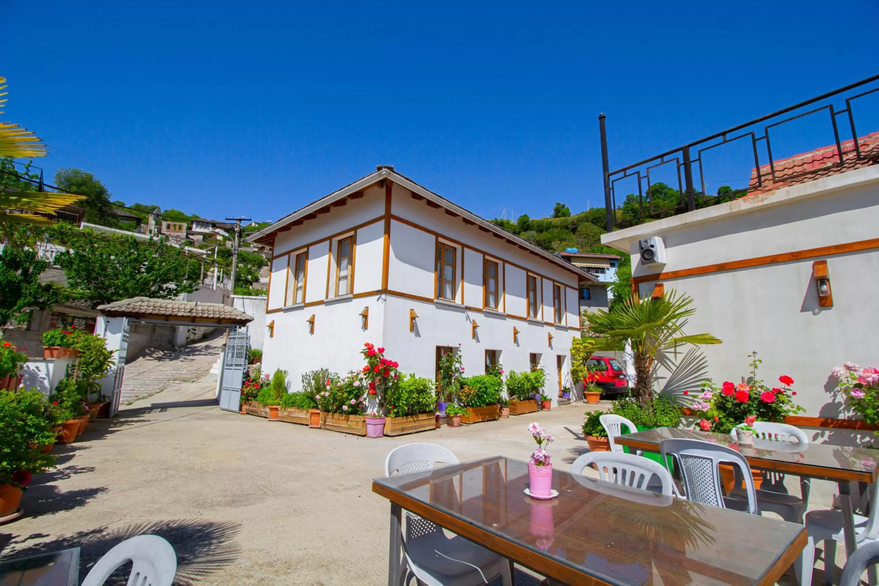 Property Building in Hotel Bebej Tradicional