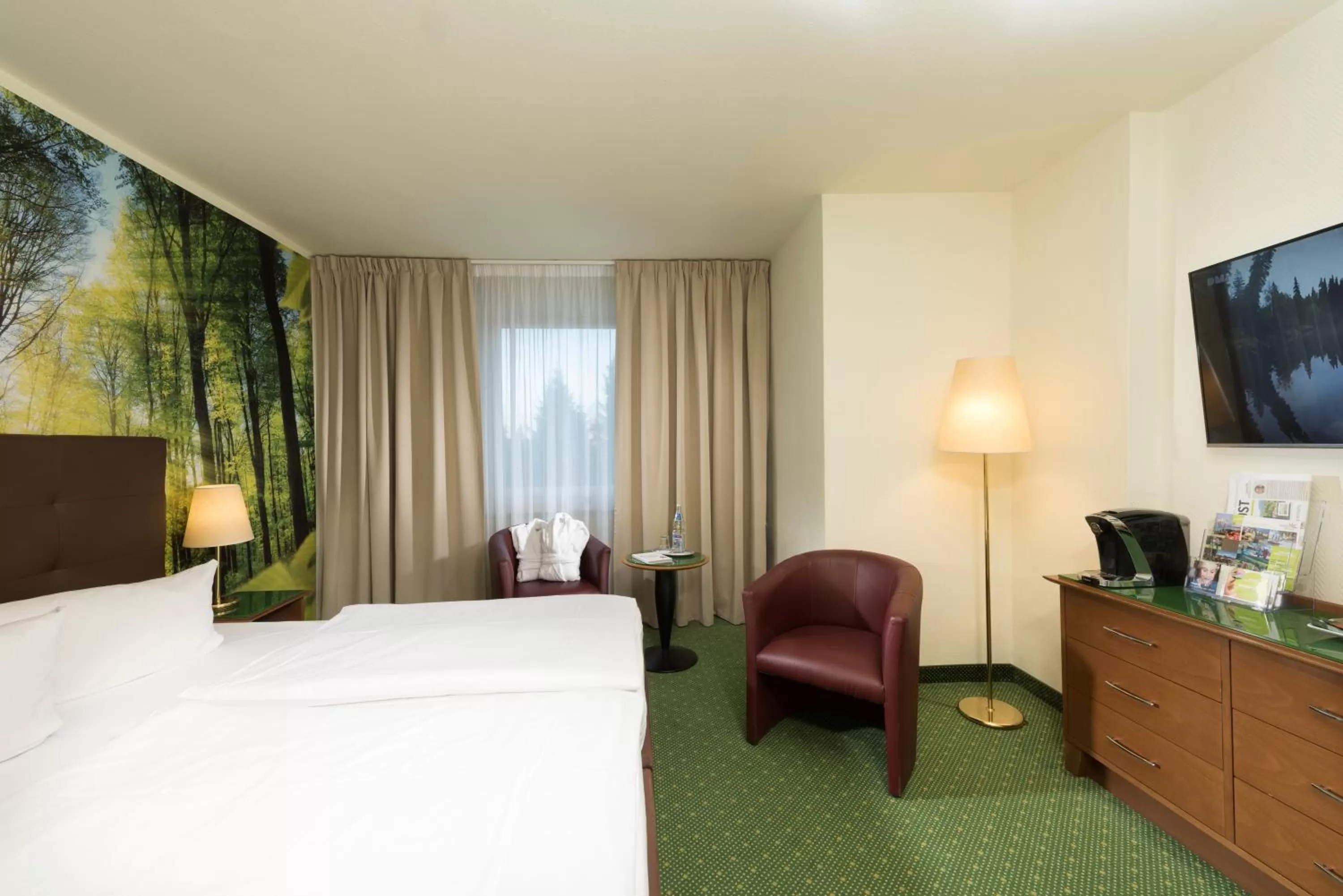 Photo of the whole room, Bed in AHORN Waldhotel Altenberg