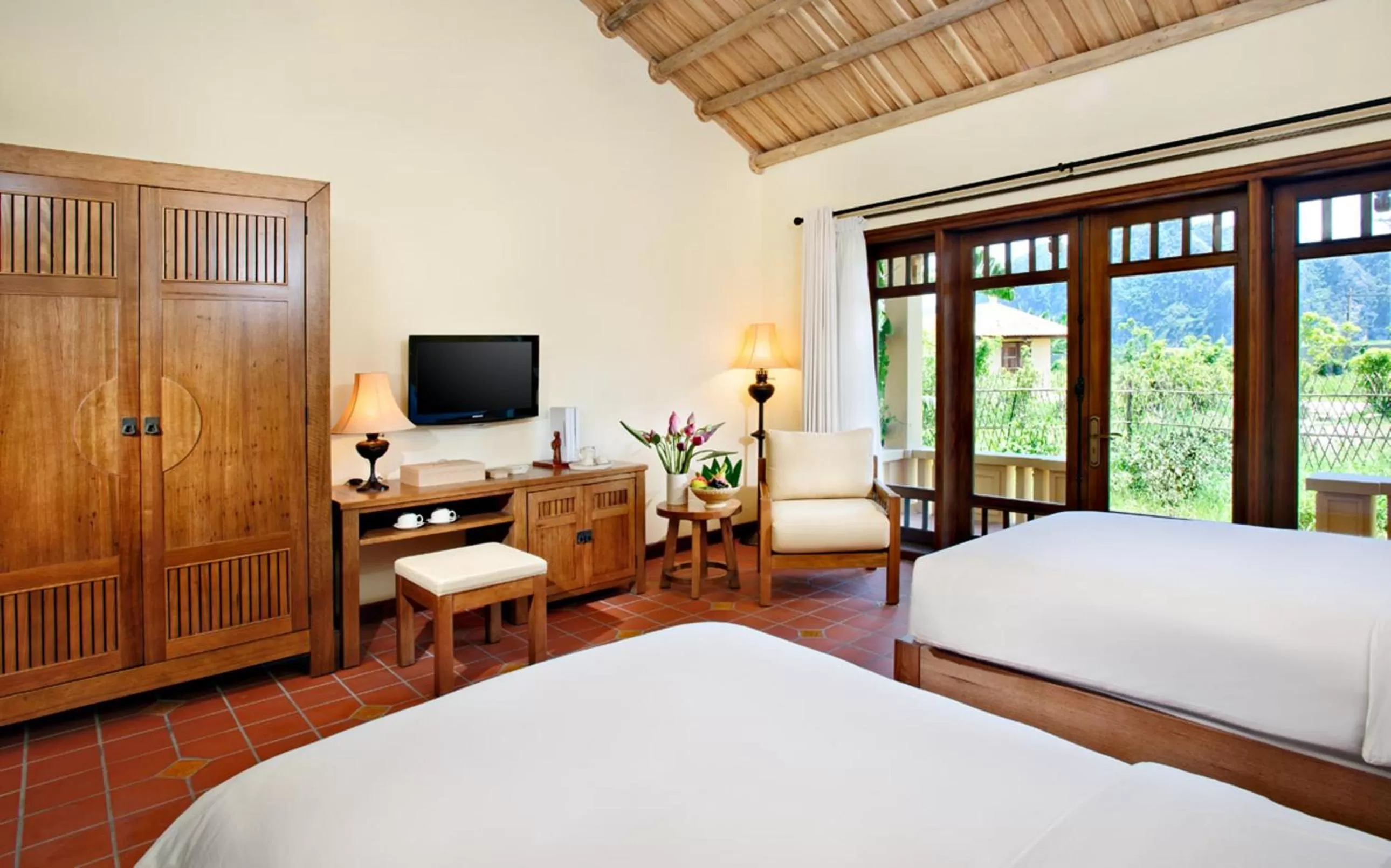 Photo of the whole room, Bed in Emeralda Resort Ninh Binh