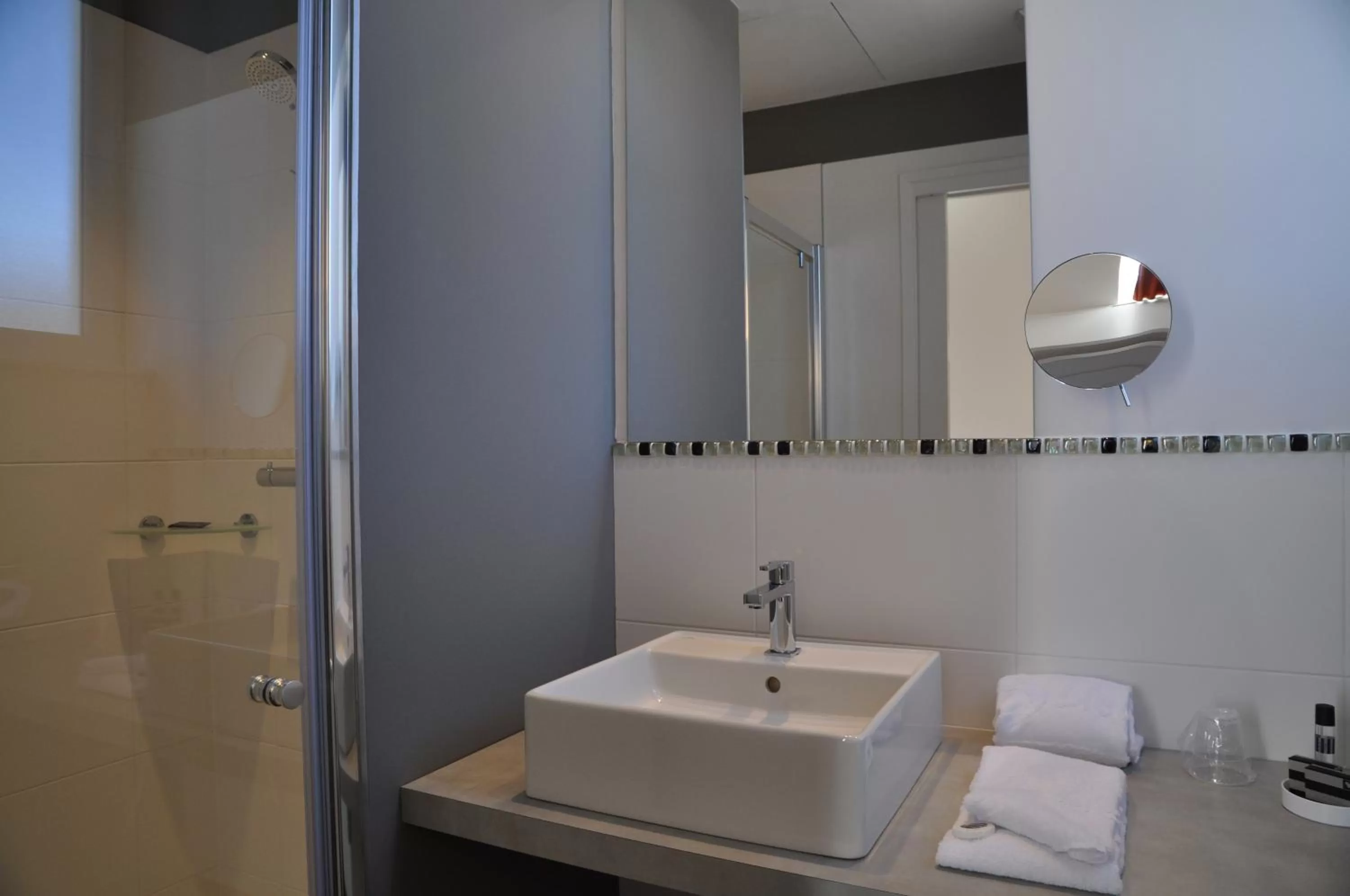 Bathroom in Les 3 Lieux - Hôtel, Restaurant, Espace sensoriel