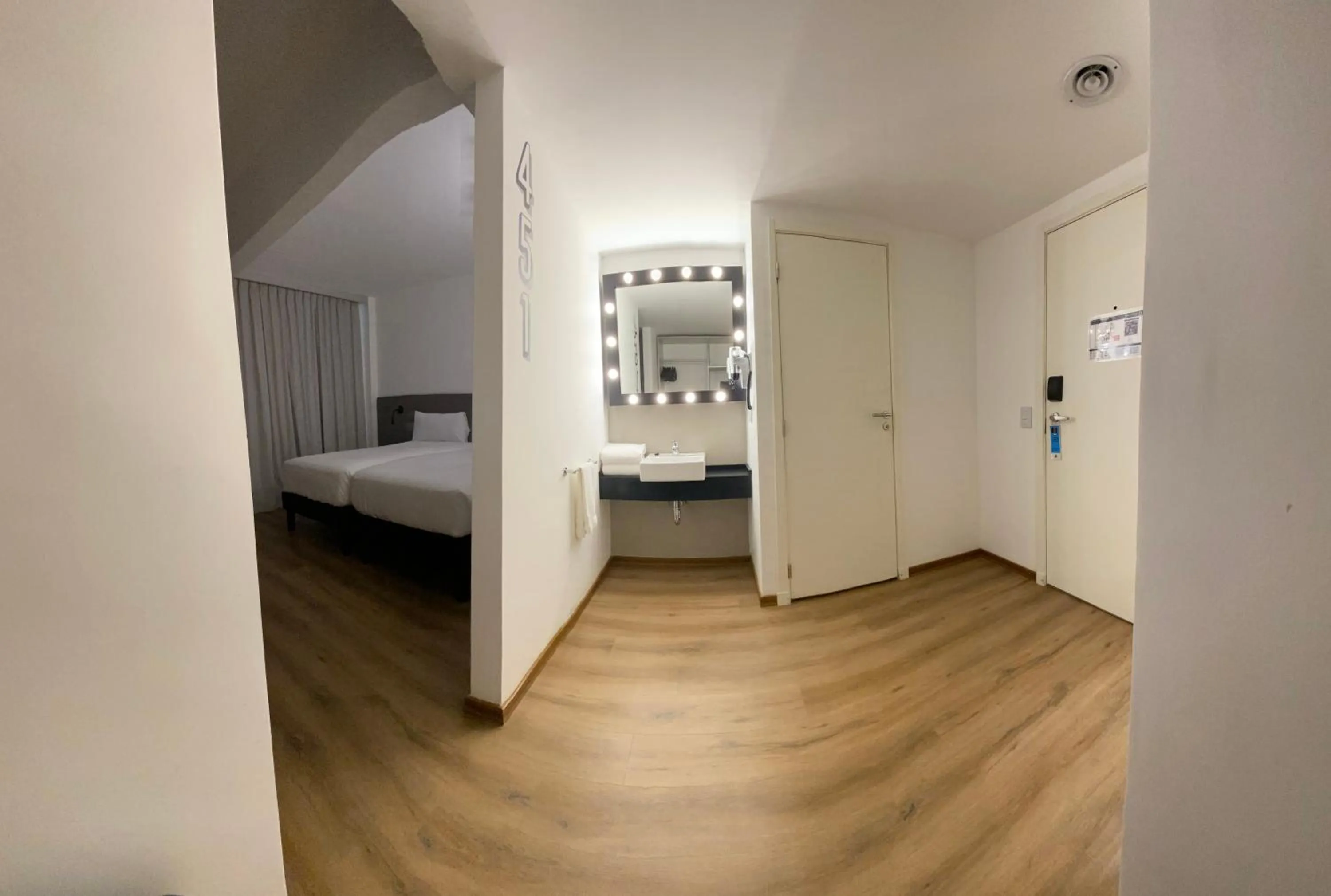 Photo of the whole room, Bed in ibis Styles Buenos Aires Florida