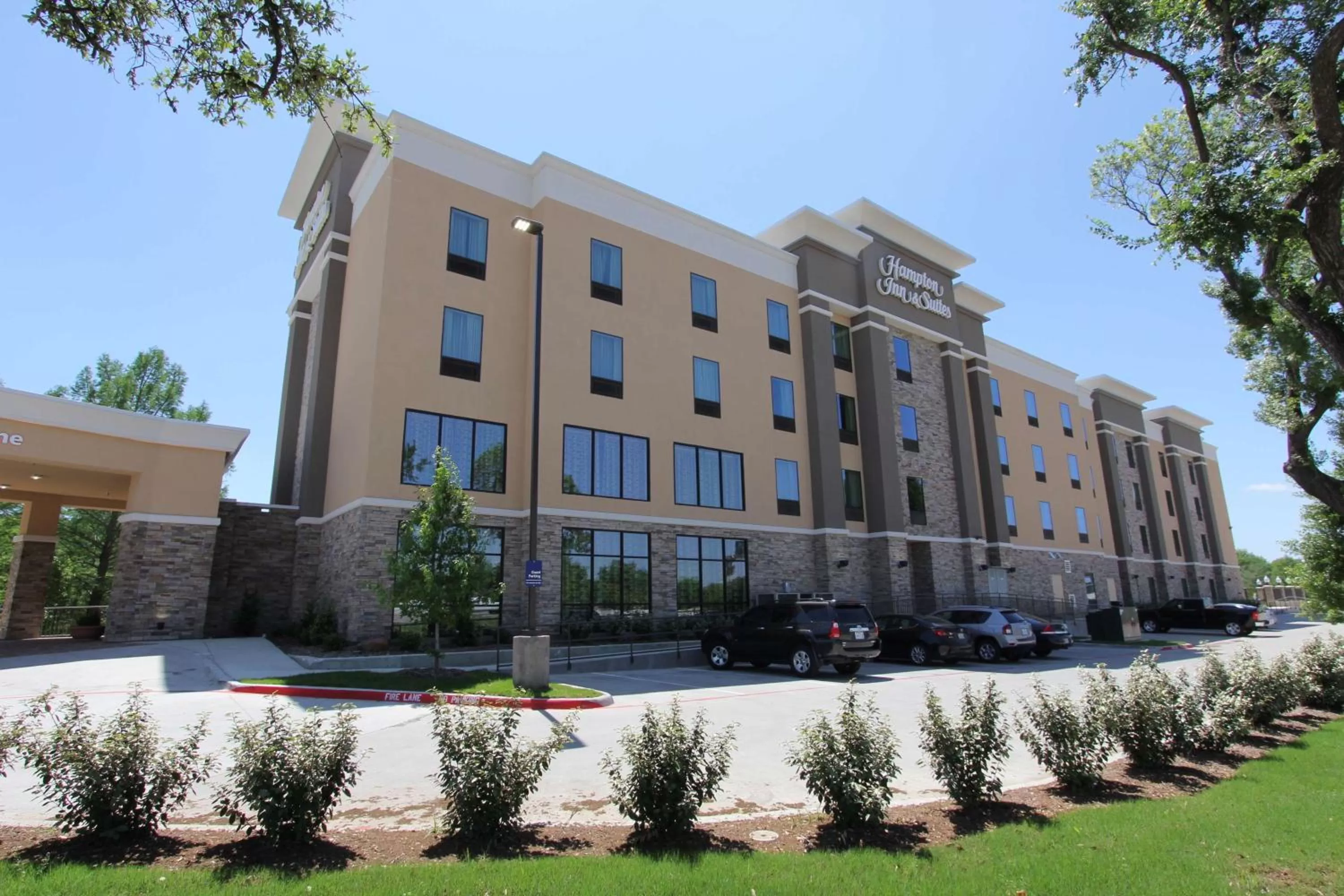 Property building in Hampton Inn & Suites Dallas Market Center