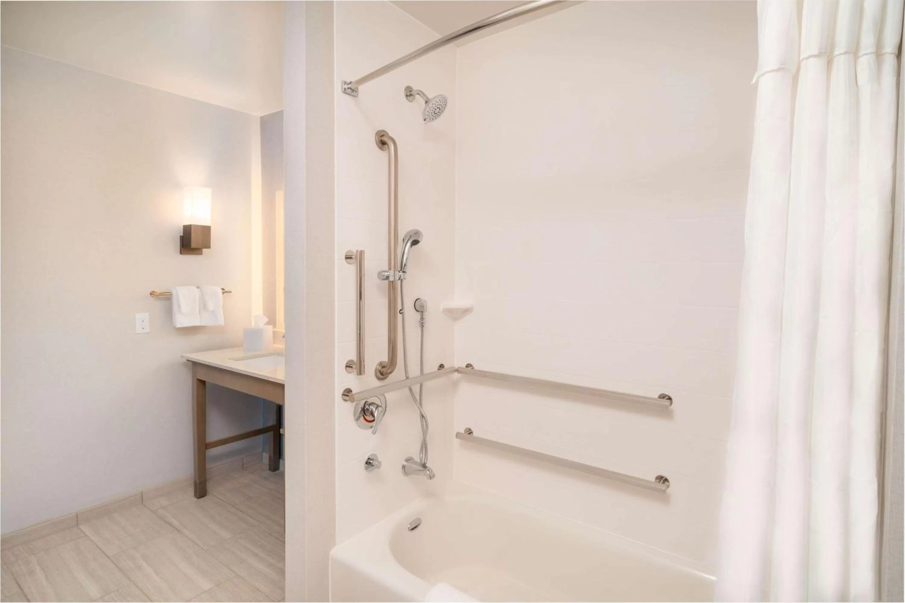 Bathroom in Homewood Suites By Hilton Livermore, Ca