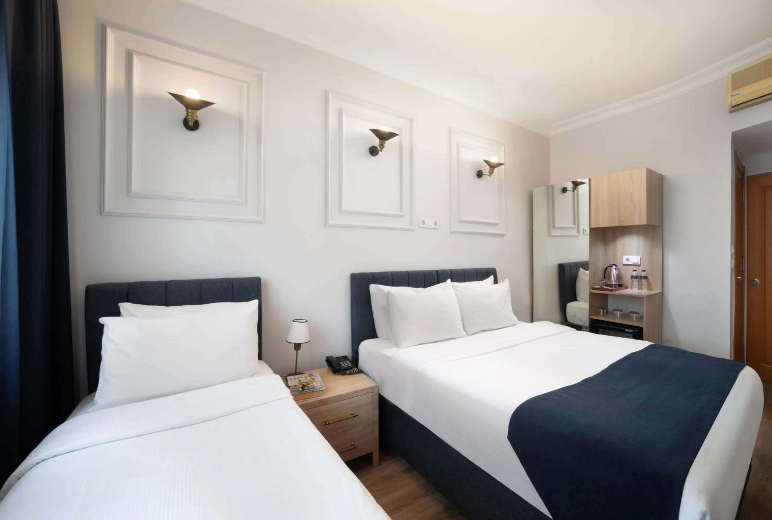 Bed in Elan Hotel Istanbul Pera