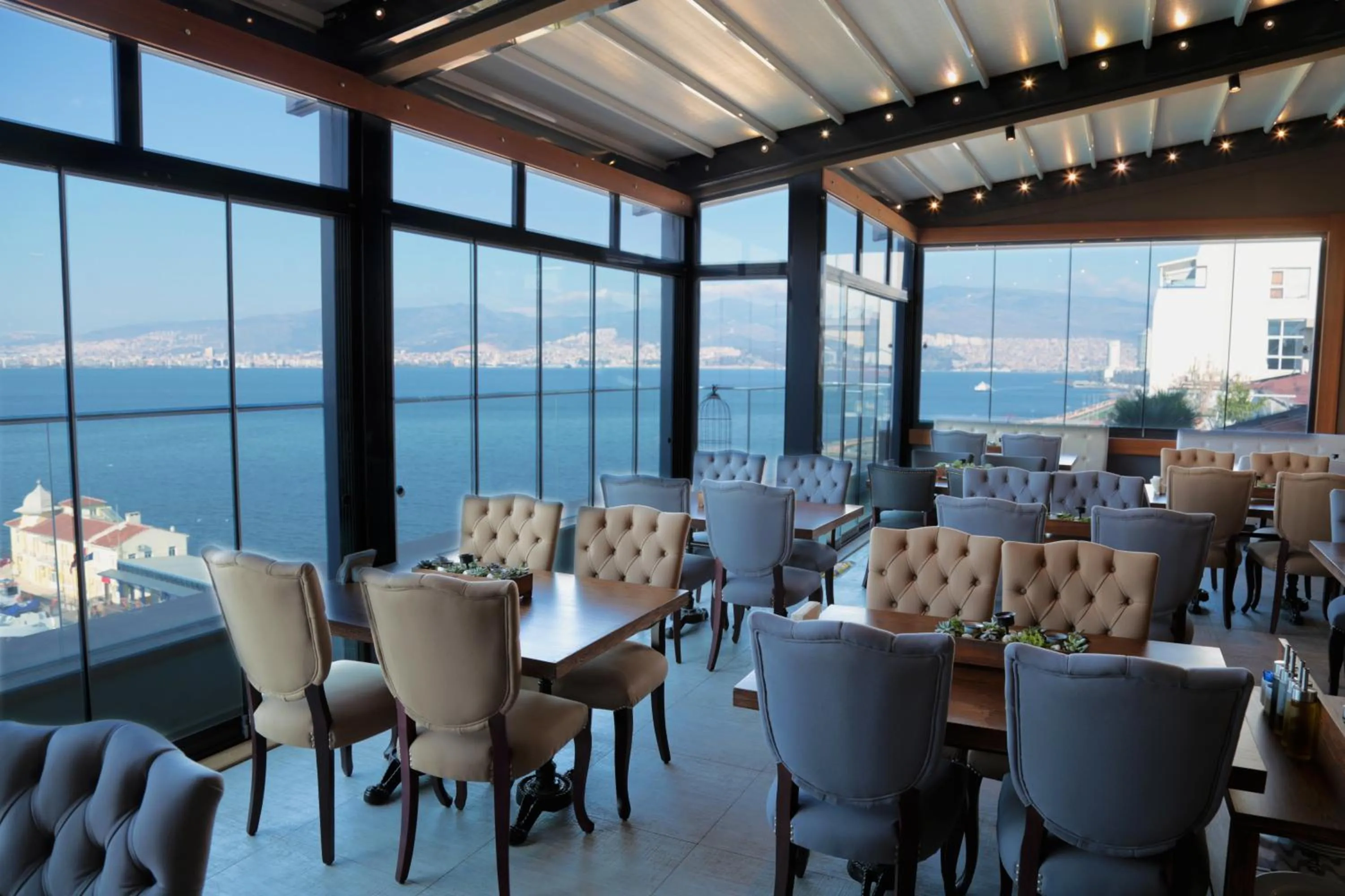 Food and drinks in Pasaport Pier Hotel