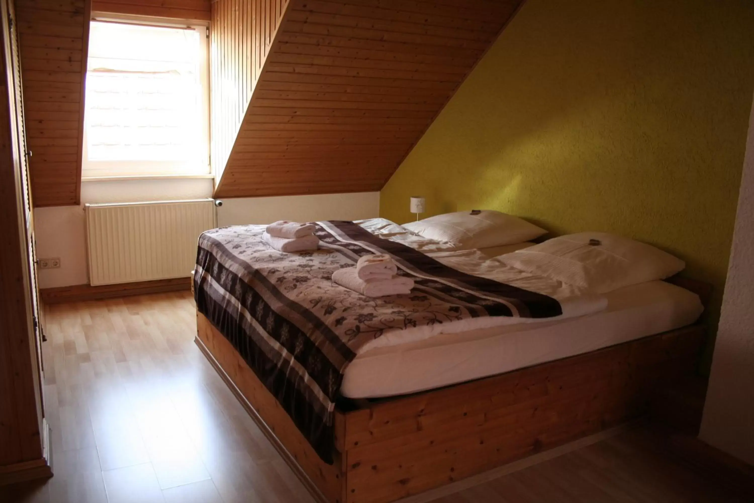 Triple Room with Shower - single occupancy in Landgasthof Hotel Rebe Alzey Triple Room with Shower - single occupancy in Landgasthof Hotel Rebe Alzey