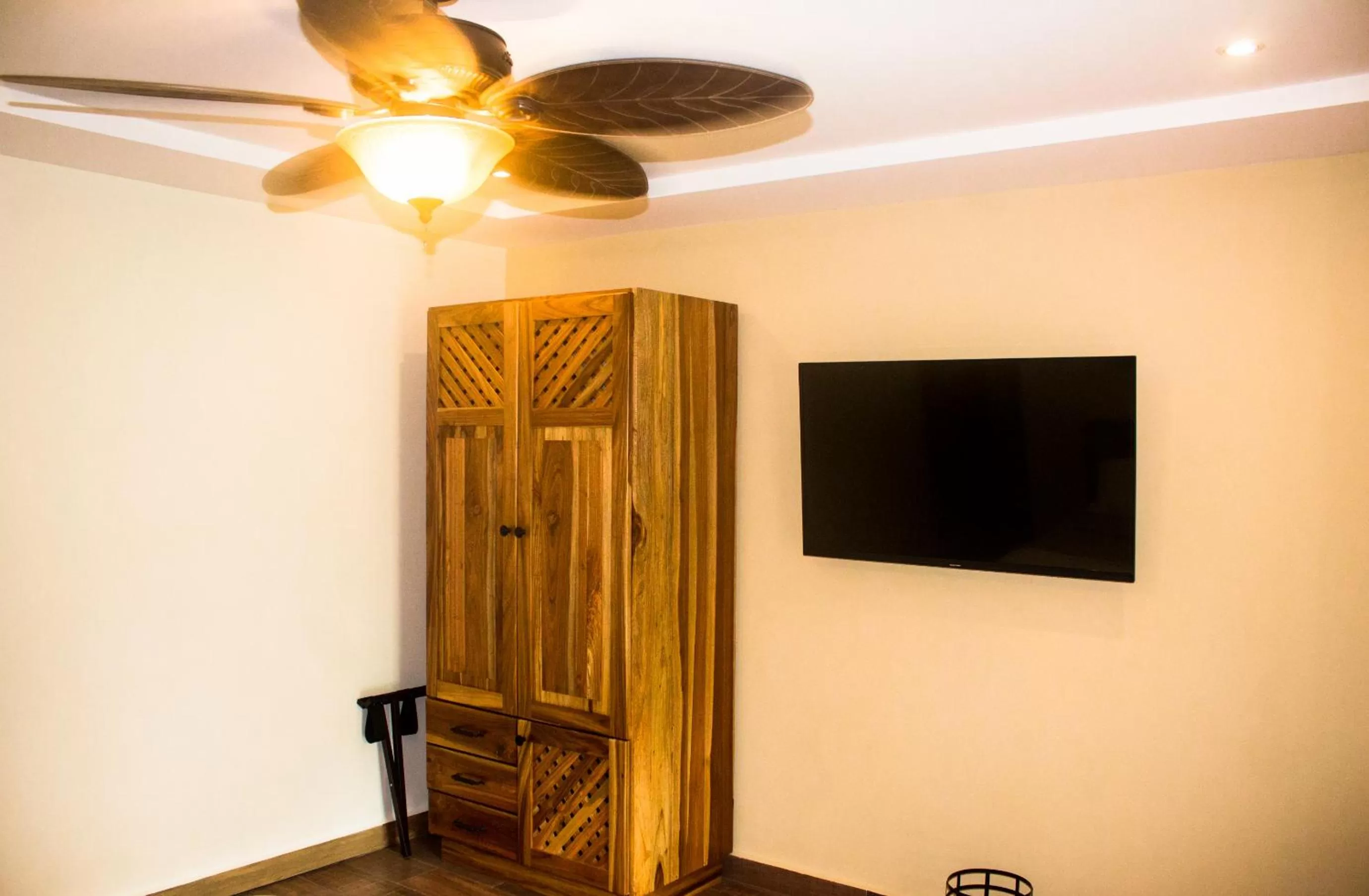 TV/Entertainment Center in Hotel-Boutique Patampa
