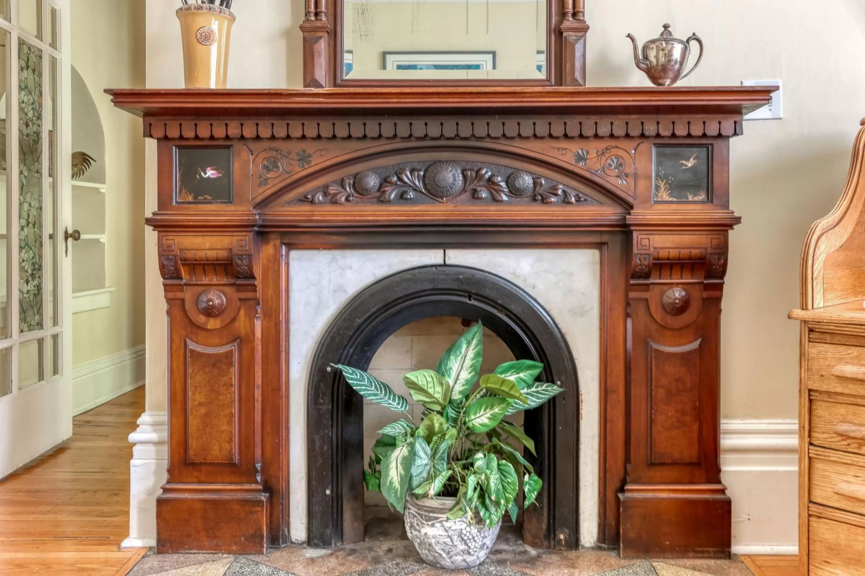 Premium King Suite - 1 King in Hochelaga Inn