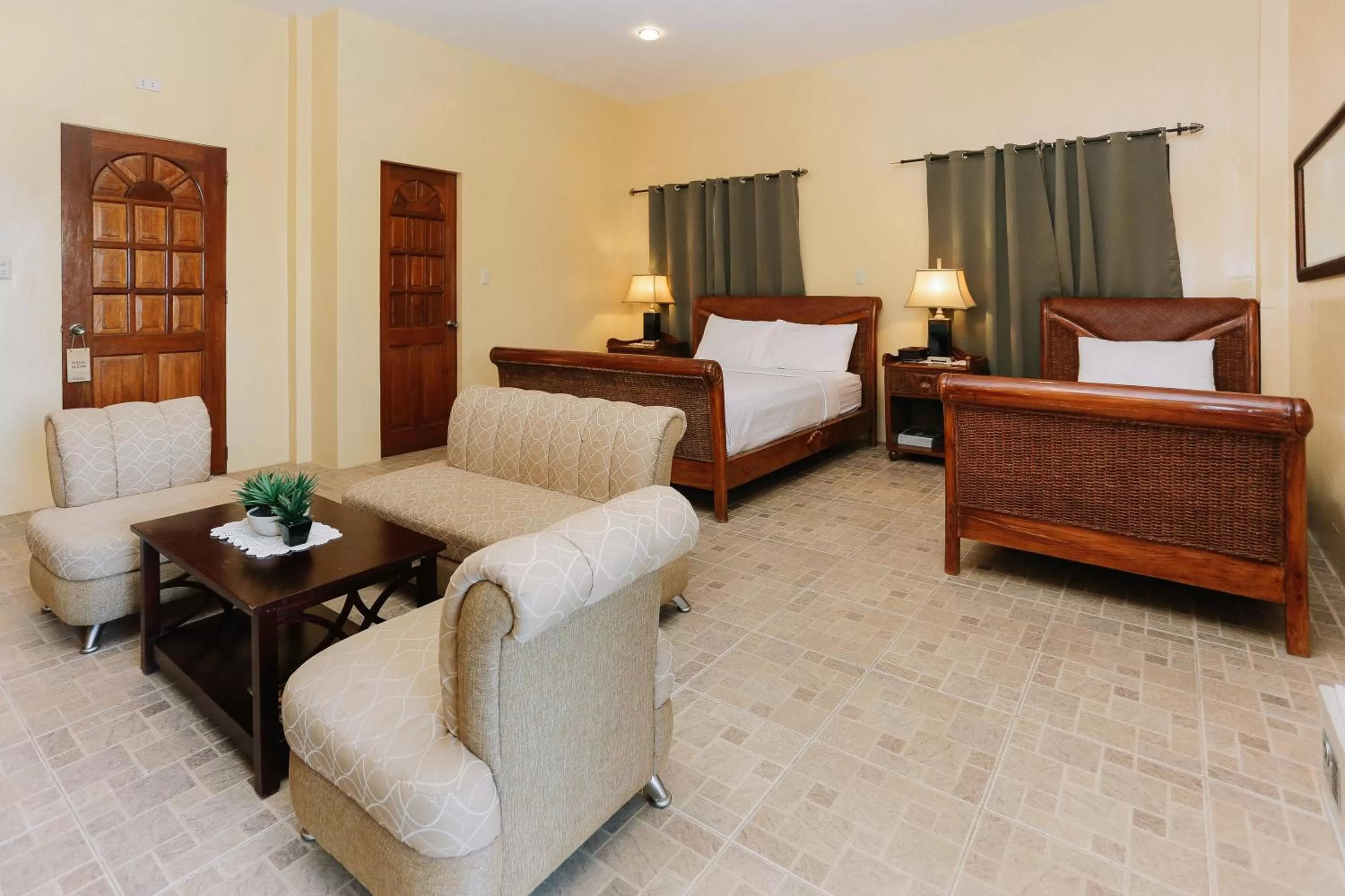 Living room, Bed in Turtle Bay Dive Resort