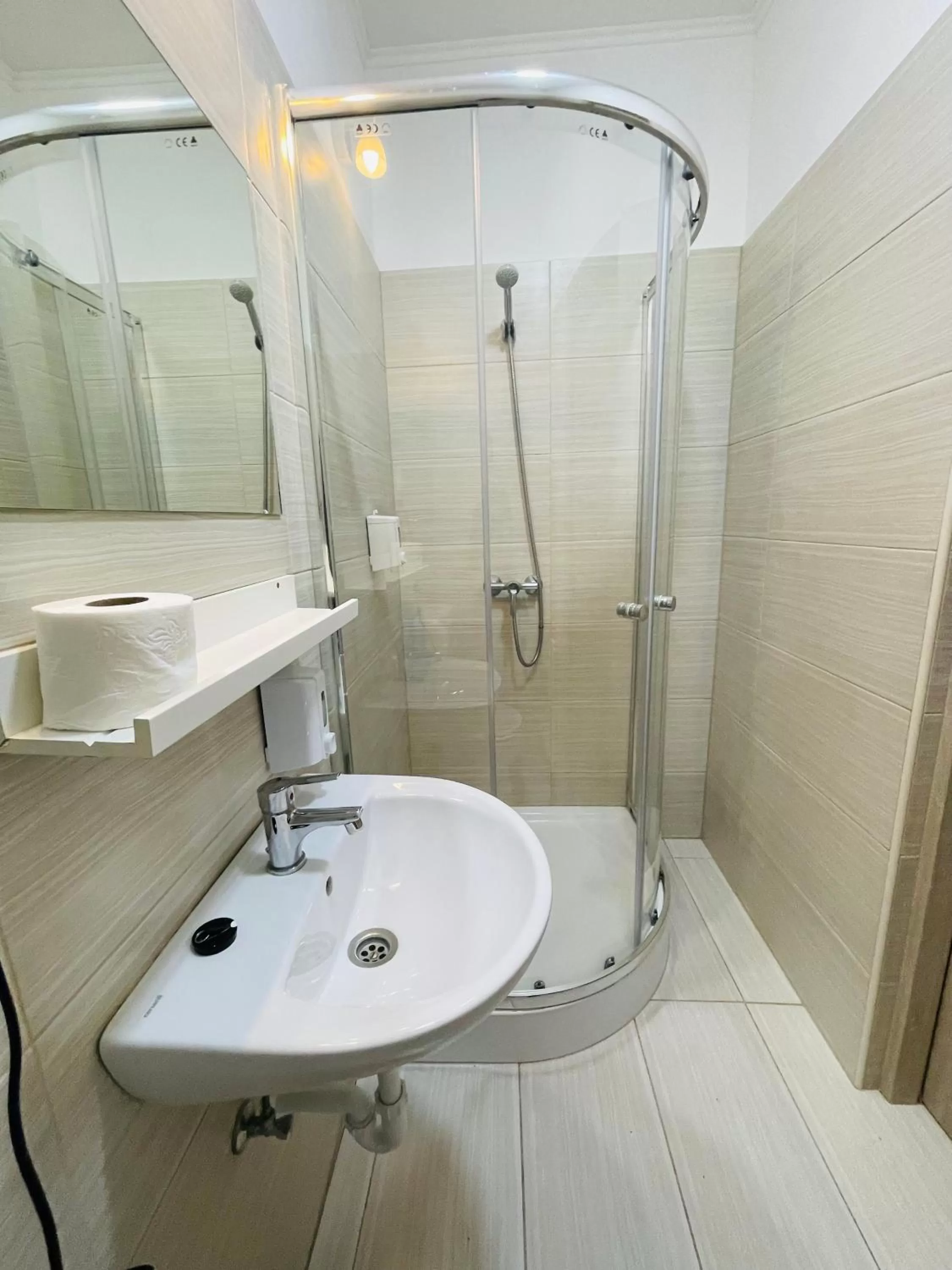 Bathroom in Easy Star Hotel