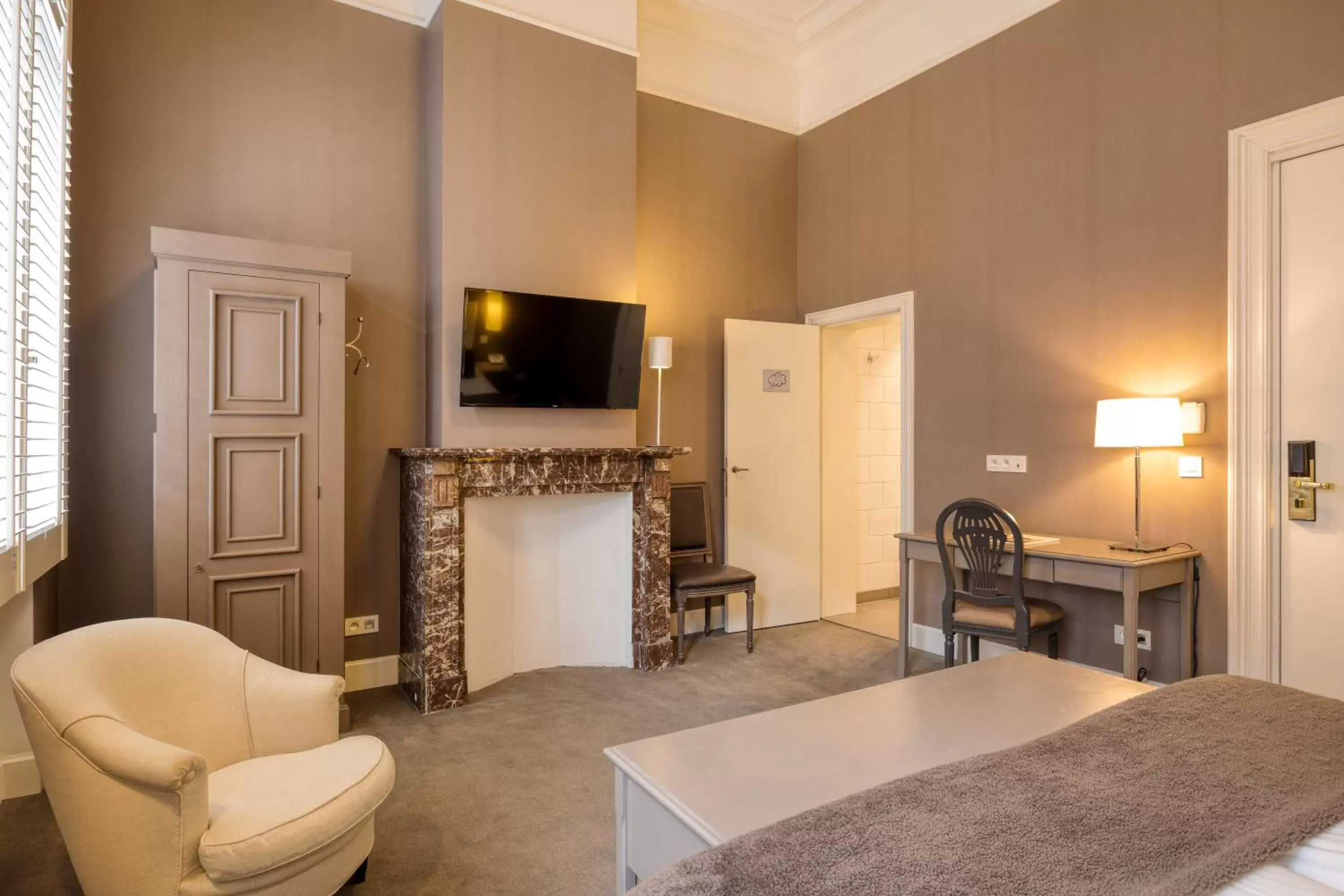 Superior Twin Room in Hotel Made In Louise Superior Twin Room in Hotel Made In Louise