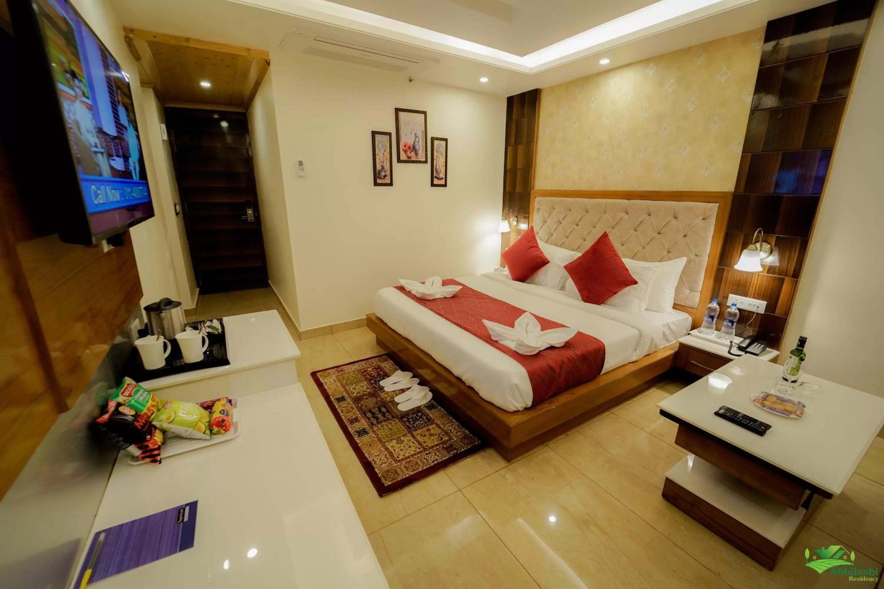 Photo of the whole room, Bed in Abhilashi Residency & Spa - Centrally Heated & Air Cooled