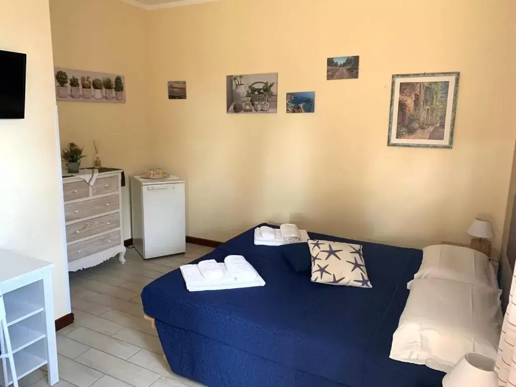 Double Room with Private Bathroom - single occupancy in b&b Casa di Antonio_Etna Vacanze Double Room with Private Bathroom - single occupancy in b&b Casa di Antonio_Etna Vacanze