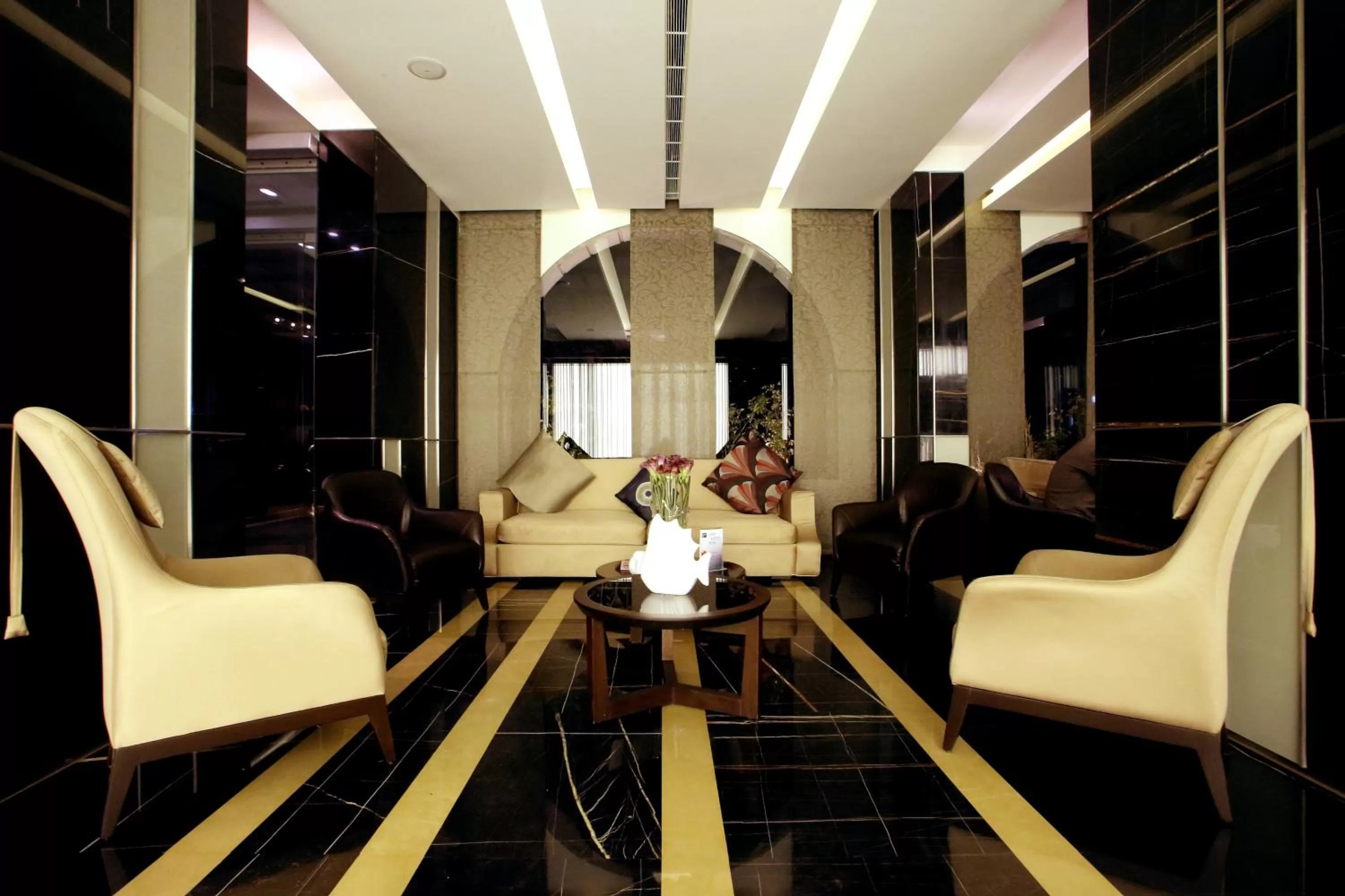 Lobby or reception in Lancaster Raouche Hotel