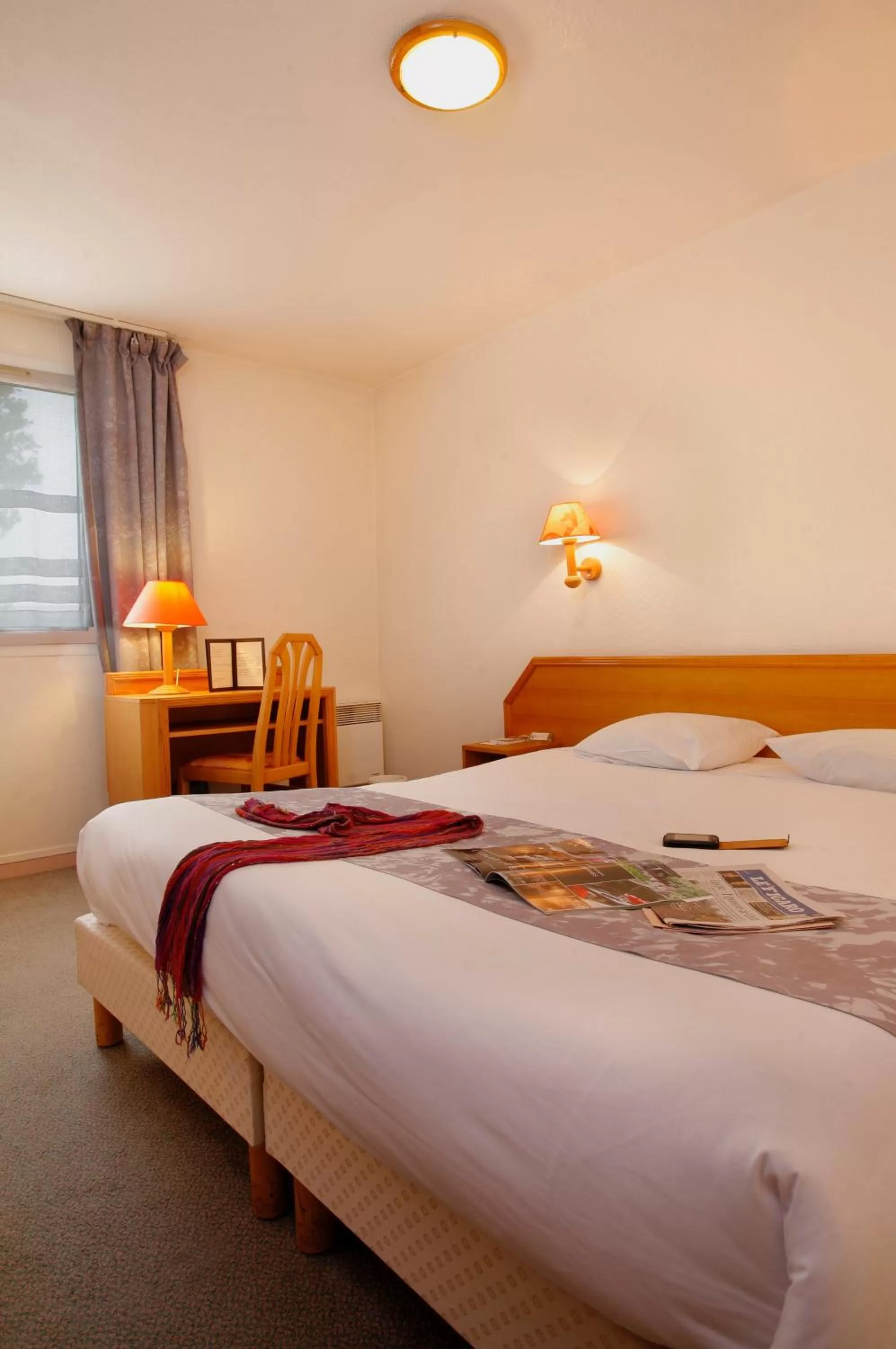 Photo of the whole room, Bed in Logis Hôtel Novalis Quimperlé