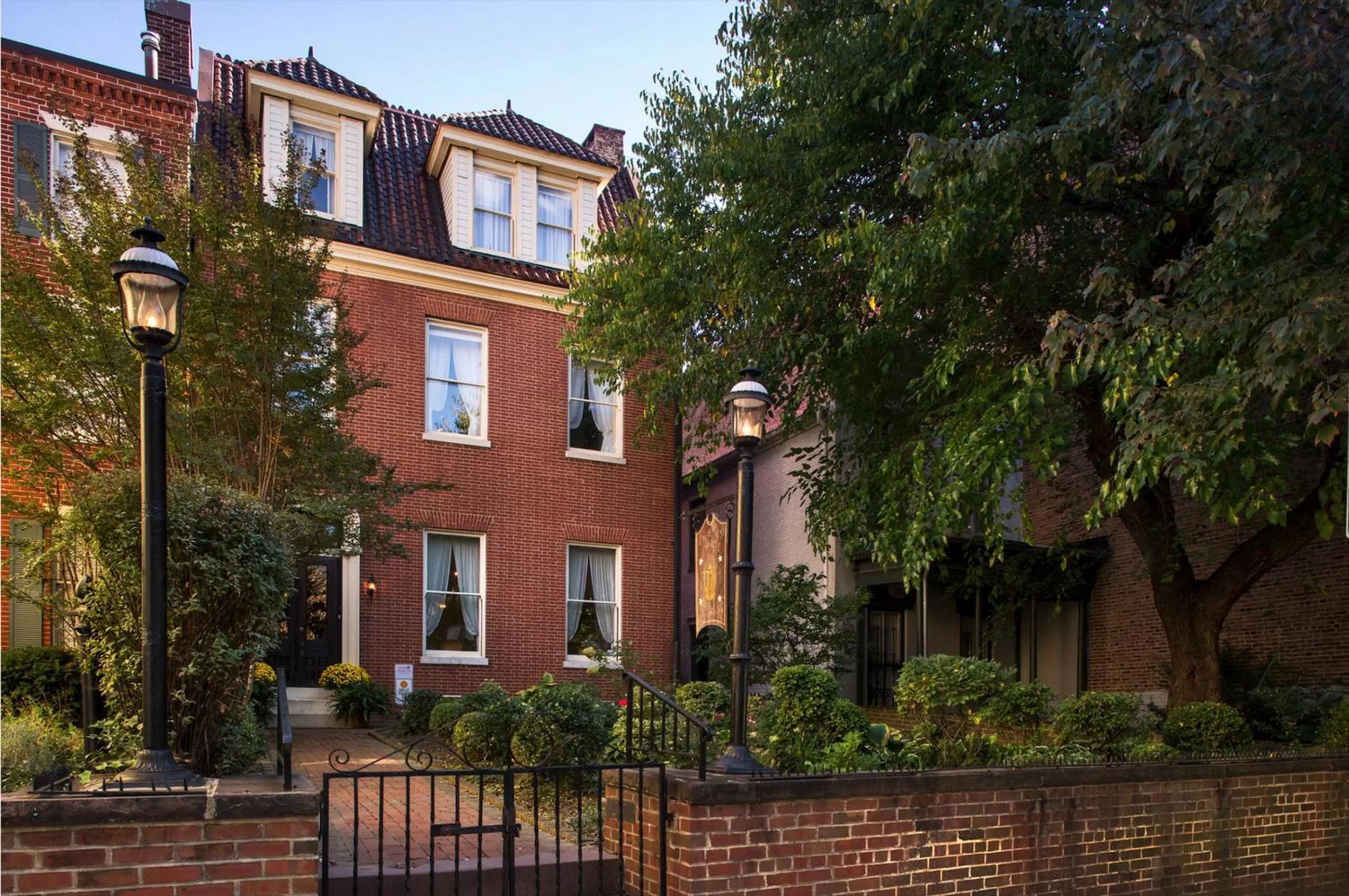 Facade/entrance in Rachael's Dowry Bed and Breakfast