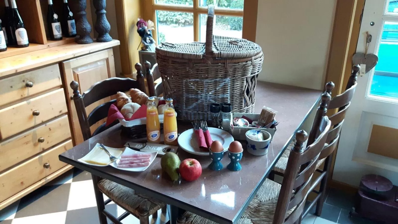 Breakfast in Recreatiepark Wiringherlant