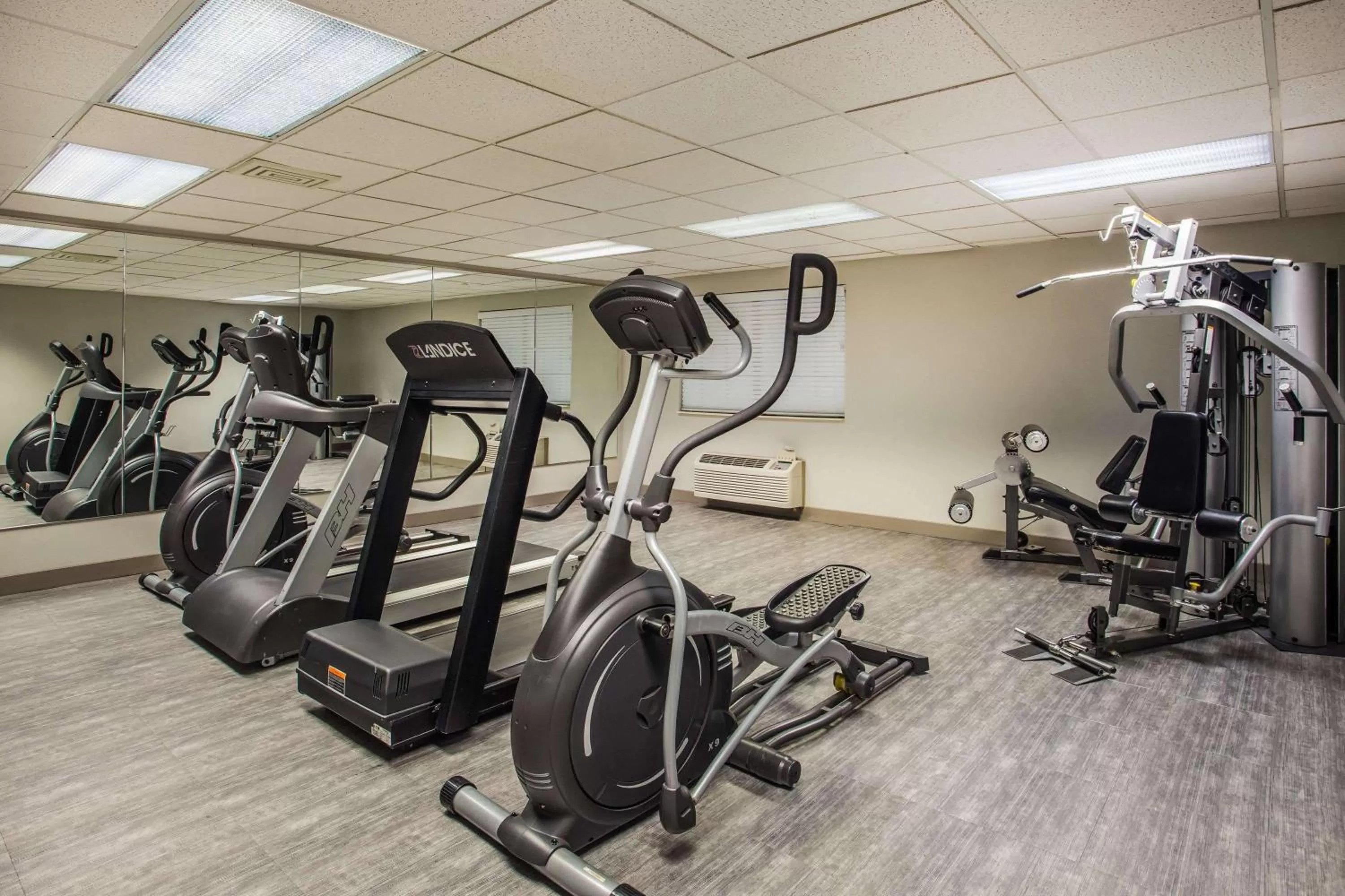 Fitness centre/facilities in Baymont by Wyndham Madison West/Middleton WI West