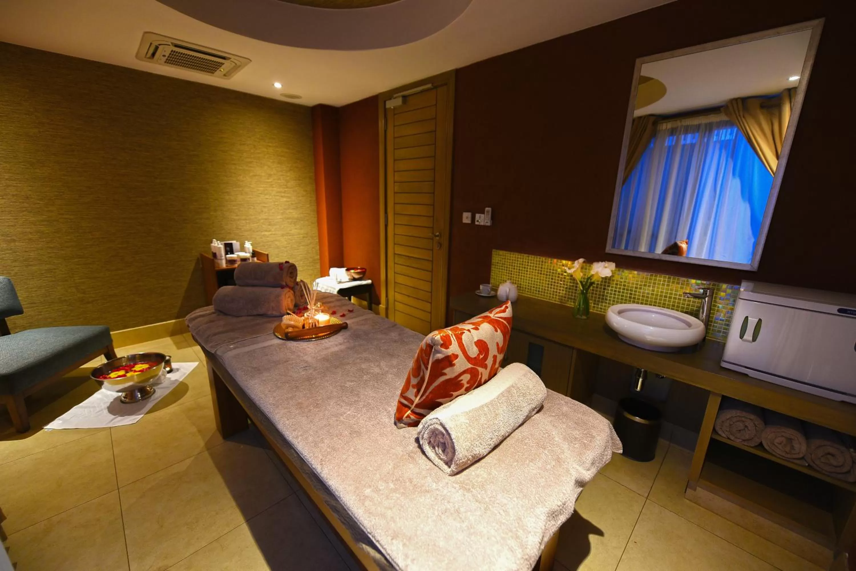Massage, Bed in Mestil Hotel & Residences