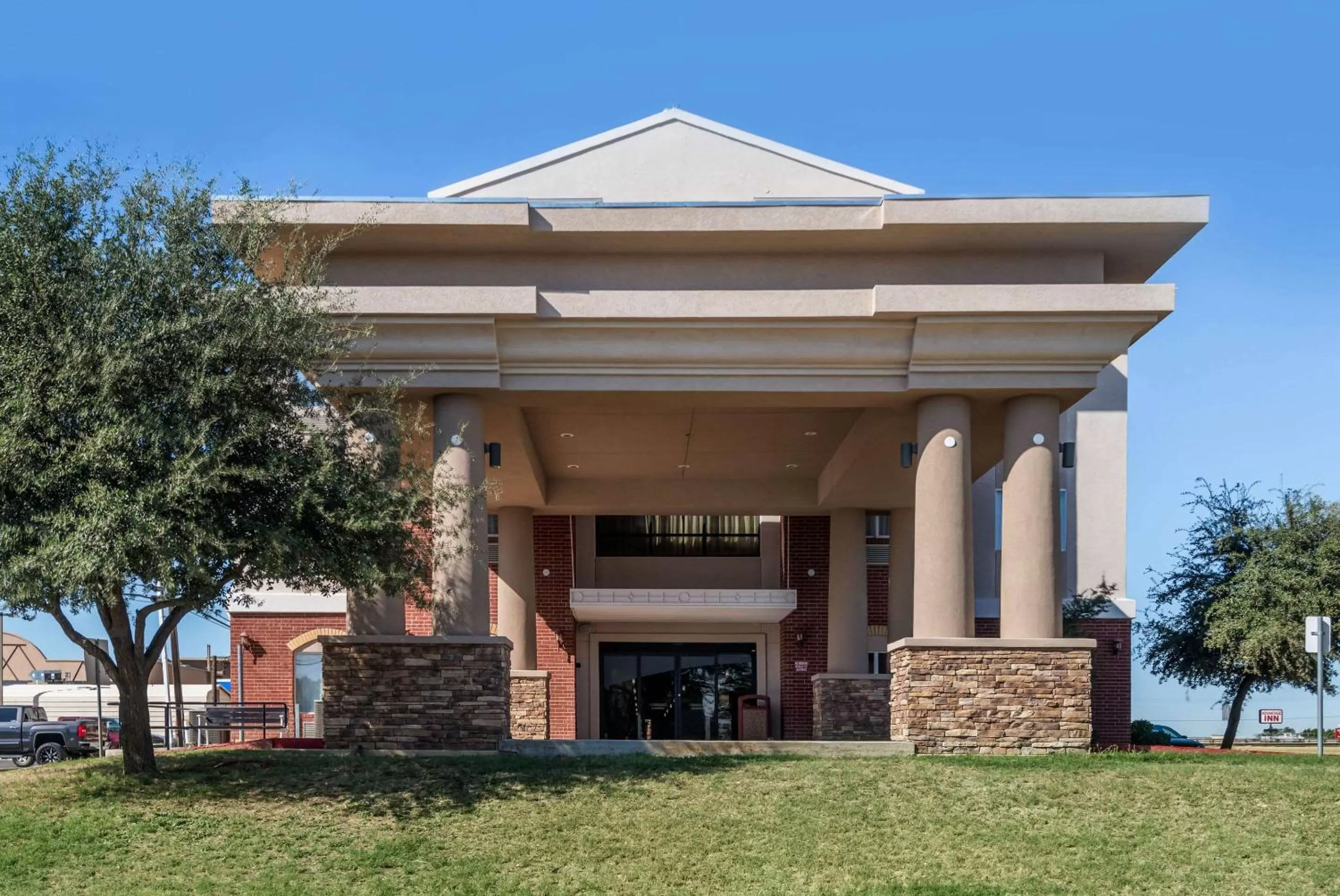 Property building in Comfort Inn & Suites Big Spring