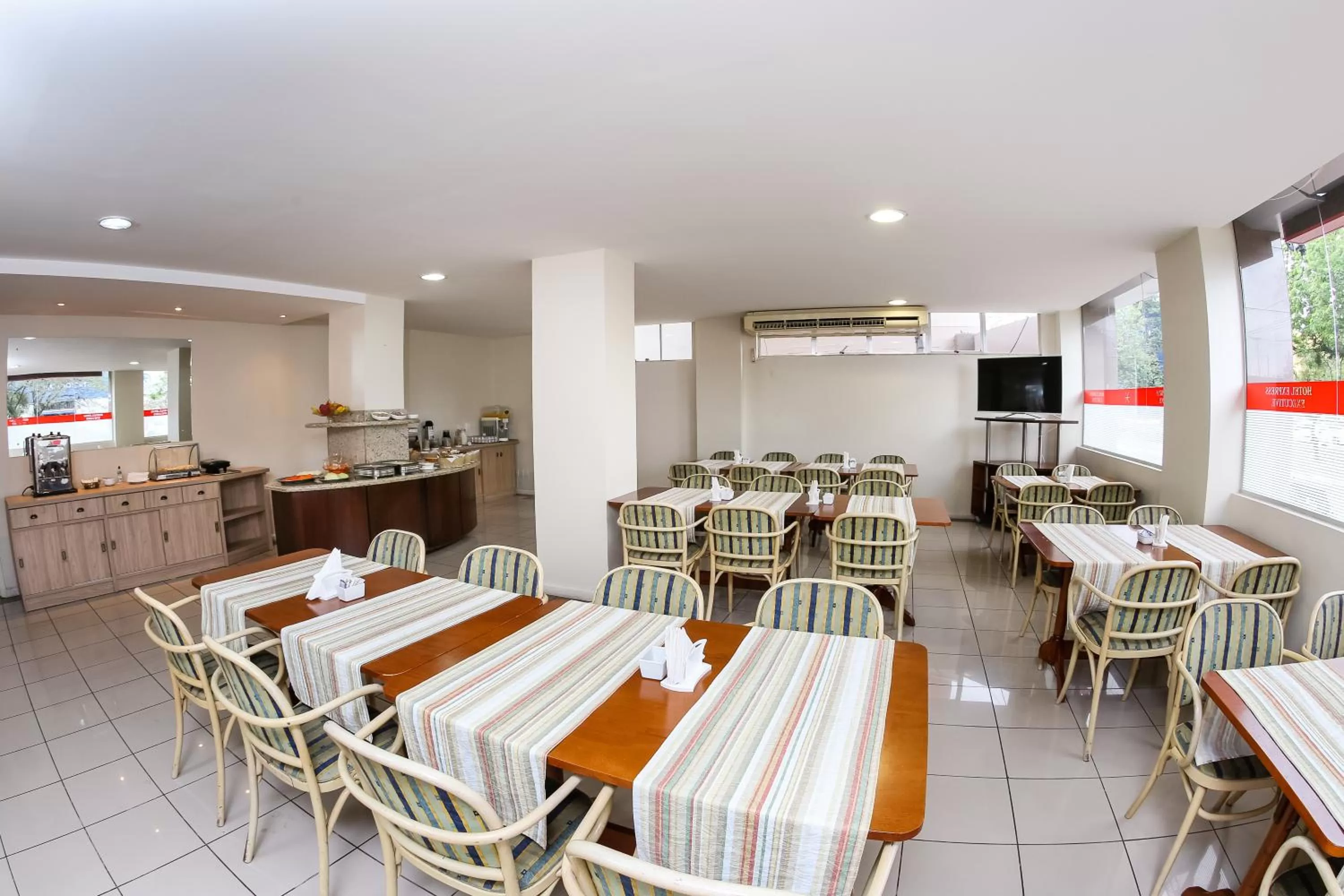 Restaurant/places to eat in Hotel Suárez Executive Novo Hamburgo