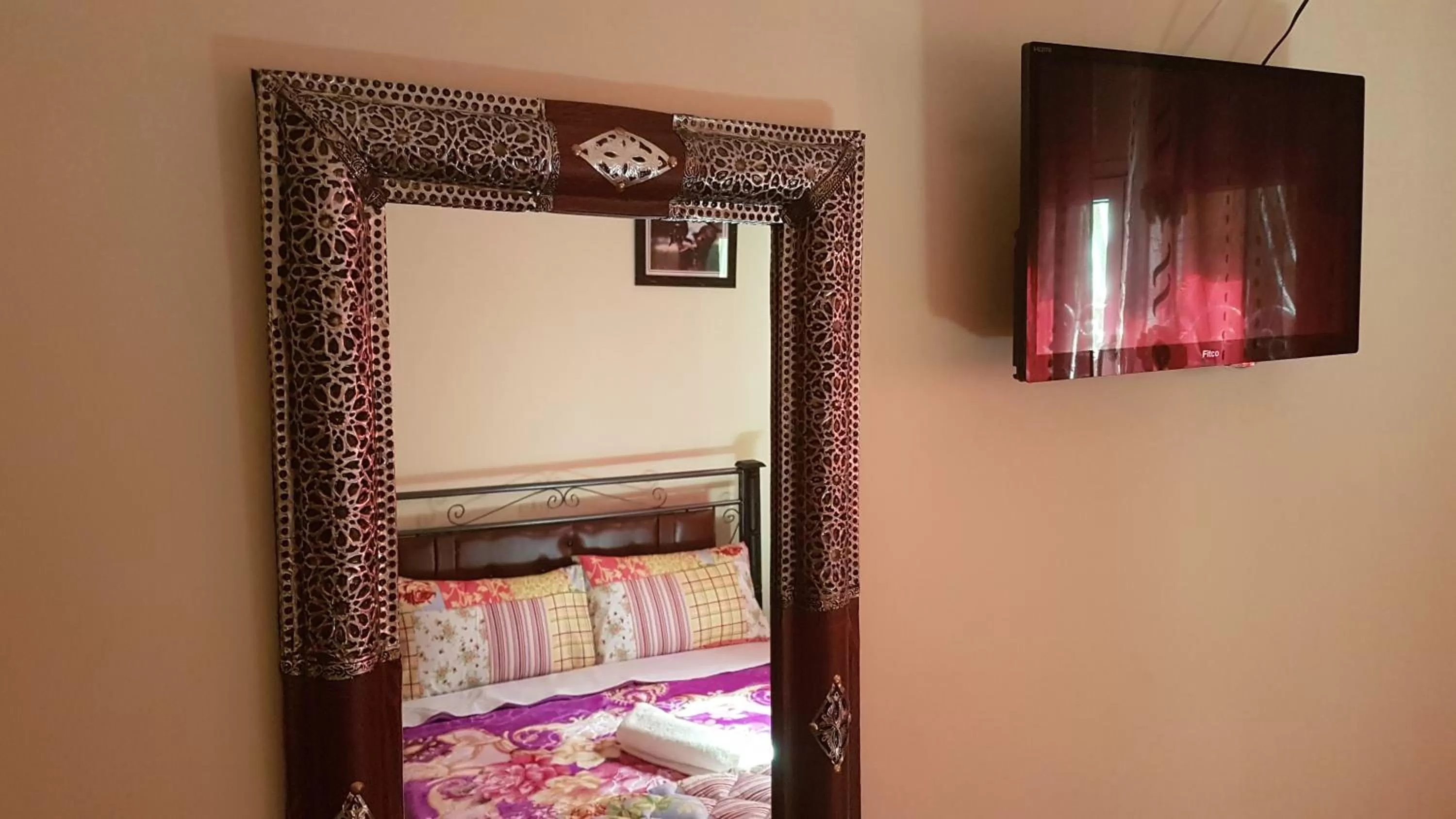 TV/Entertainment Center in Hotel Nice 06