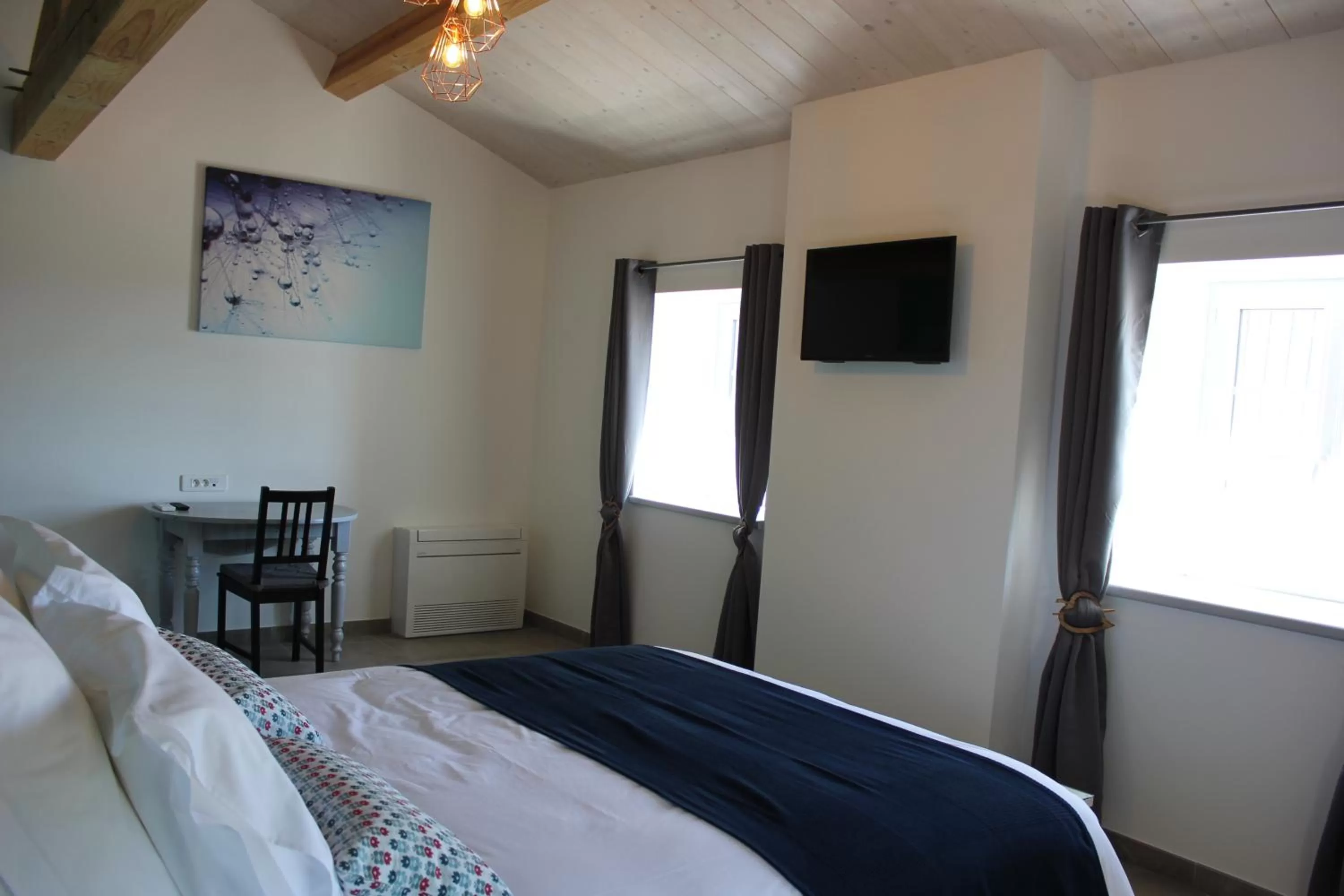 Photo of the whole room, Bed in DOMAINE FORVENT