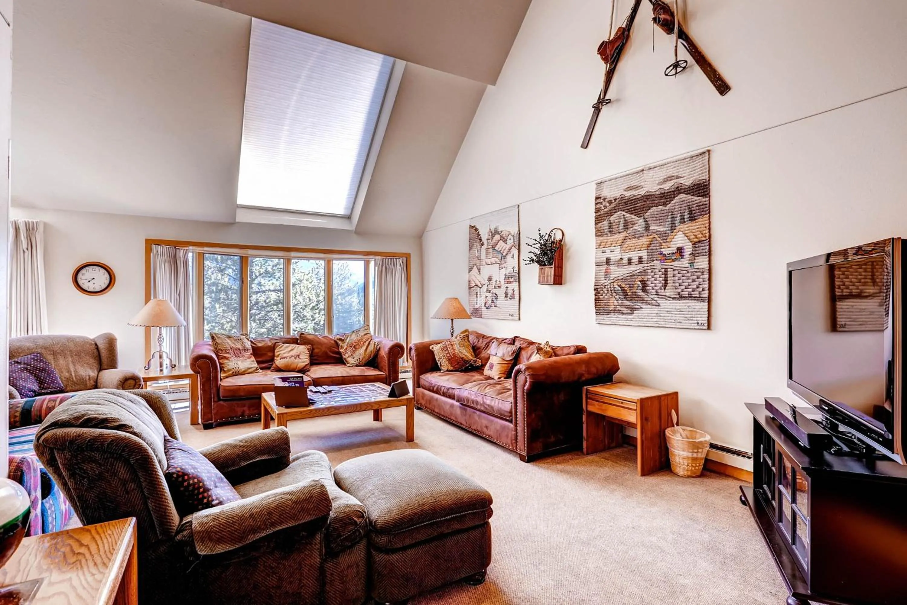 TV and multimedia in Evergreen Condominiums by Vail Resorts