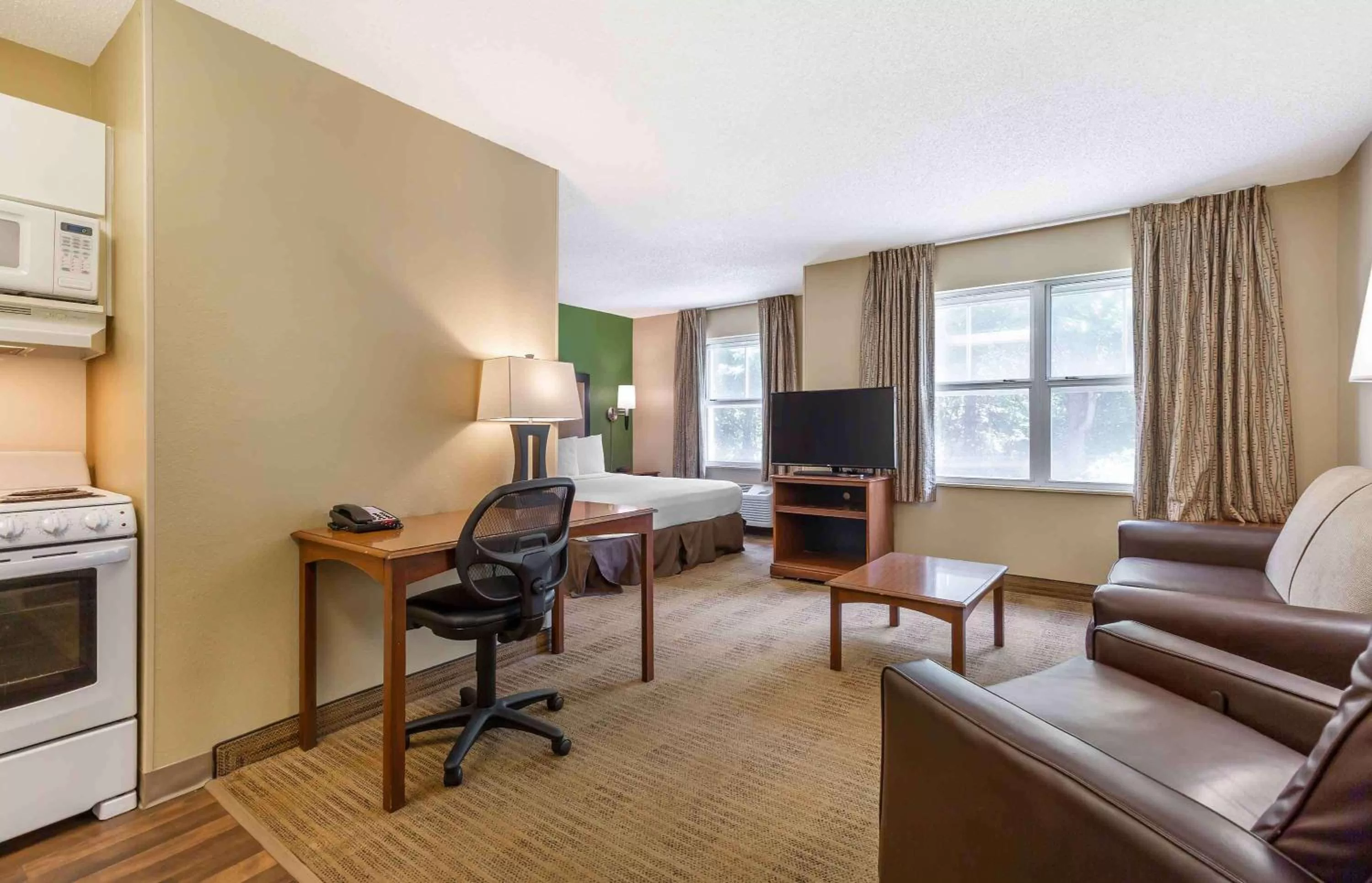 Bedroom in Extended Stay America Suites - Washington, DC - Gaithersburg - South