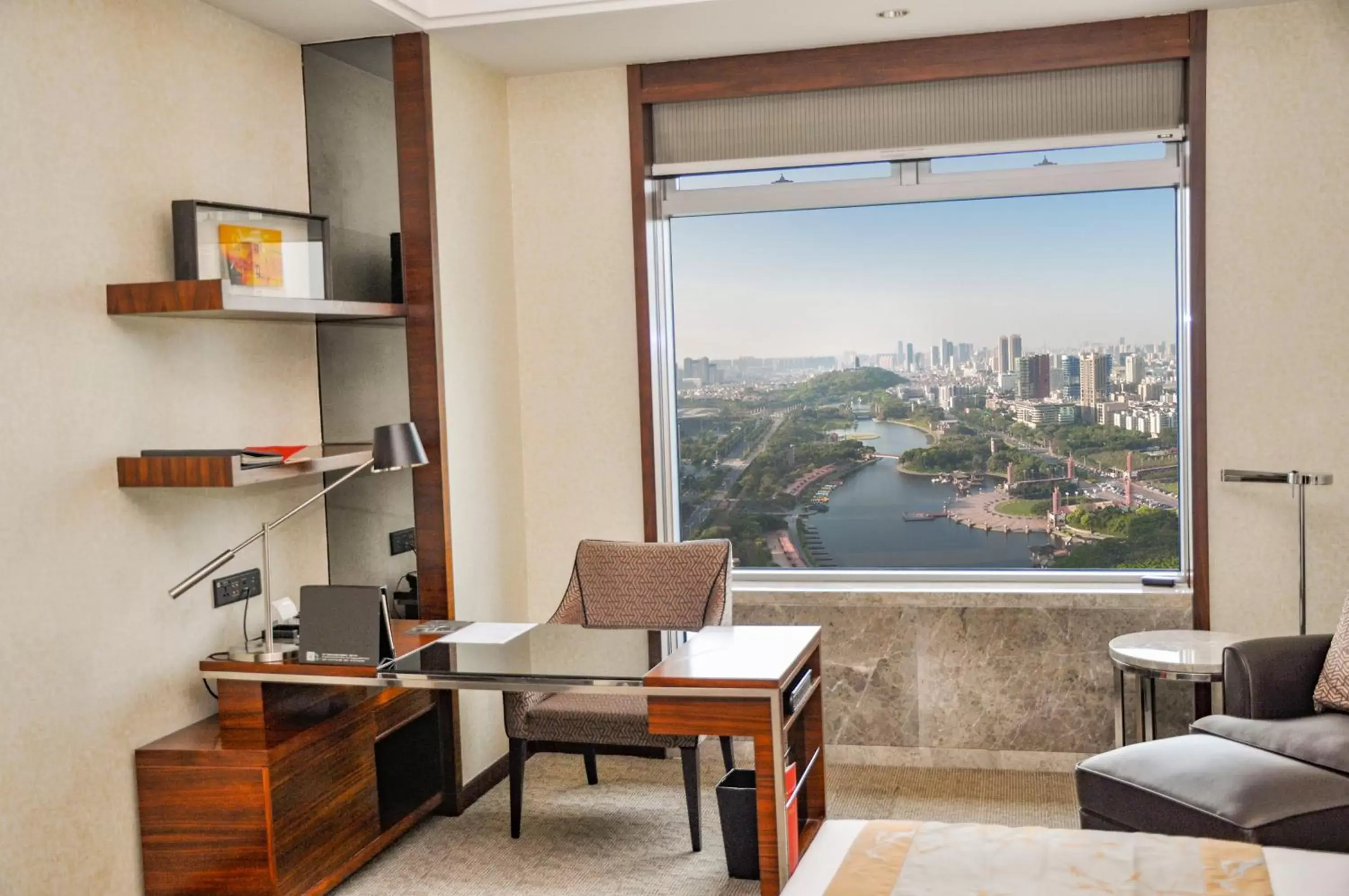 Classic Twin Room with Lake View in InterContinental Foshan by IHG - Free Shuttle Bus to Canton Fair Classic Twin Room with Lake View in InterContinental Foshan by IHG - Free Shuttle Bus to Canton Fair