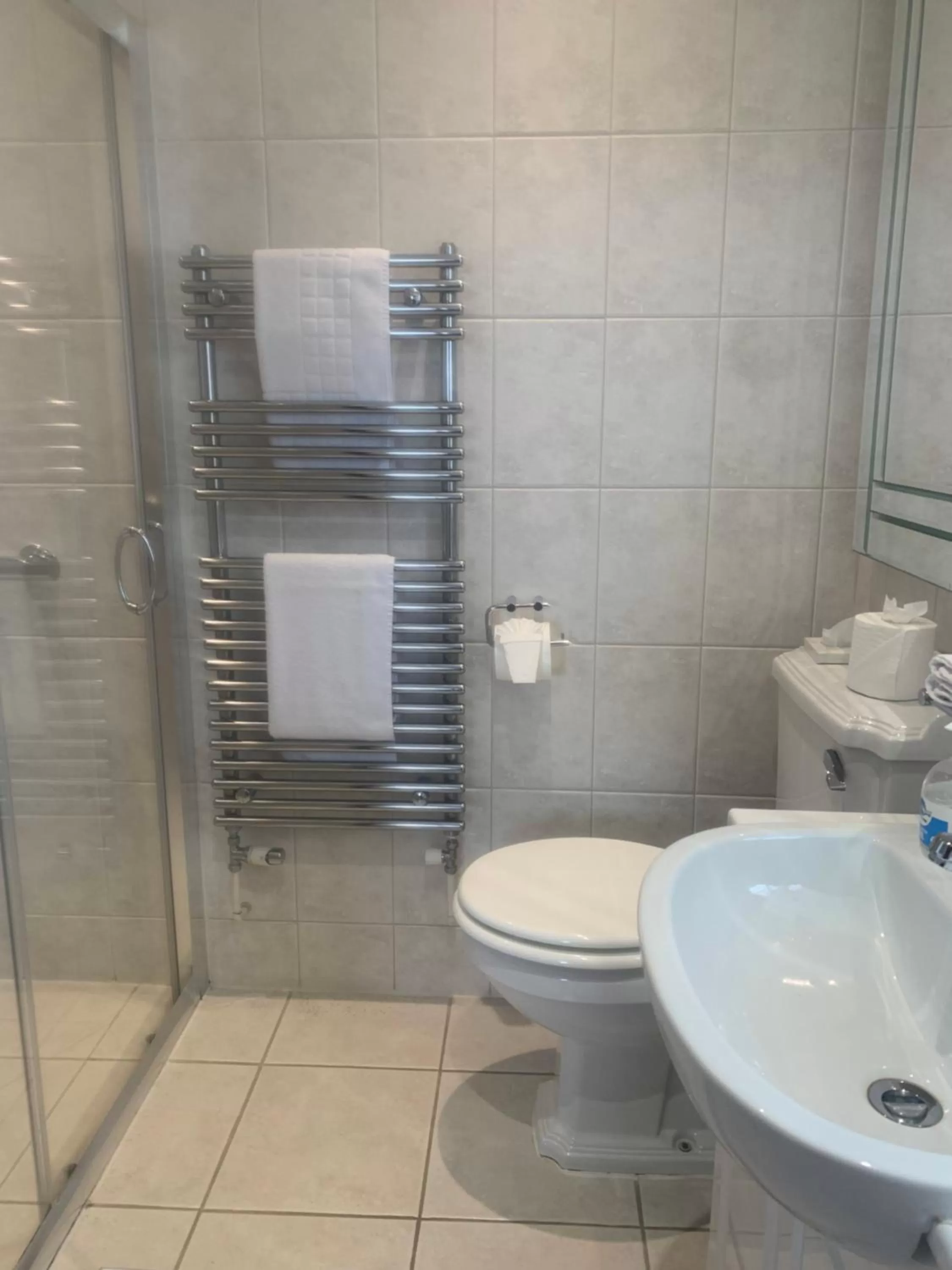 Shower in Saltcote Place