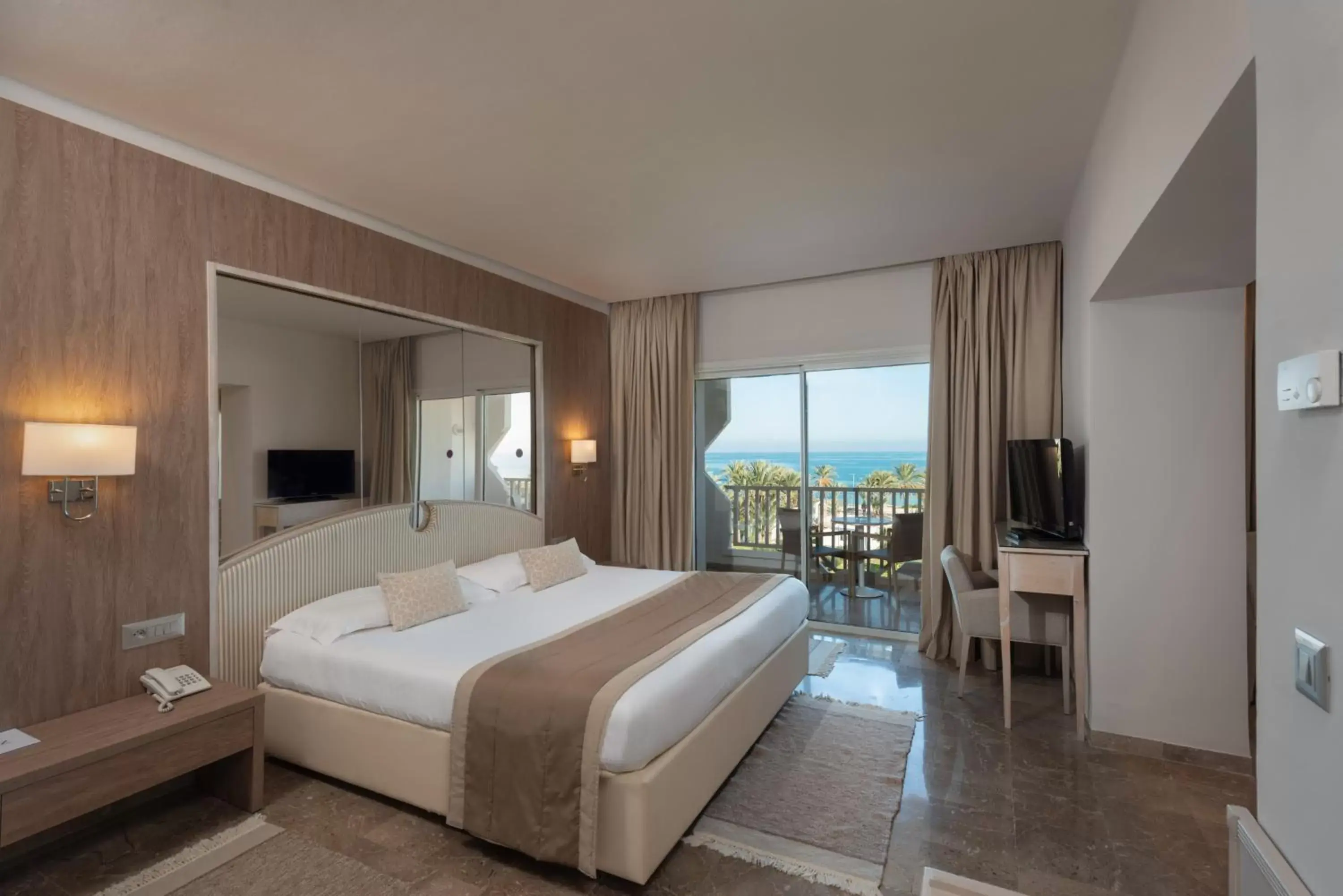 Standard Queen Room with Sea View in Tour Khalef Standard Queen Room with Sea View in Tour Khalef