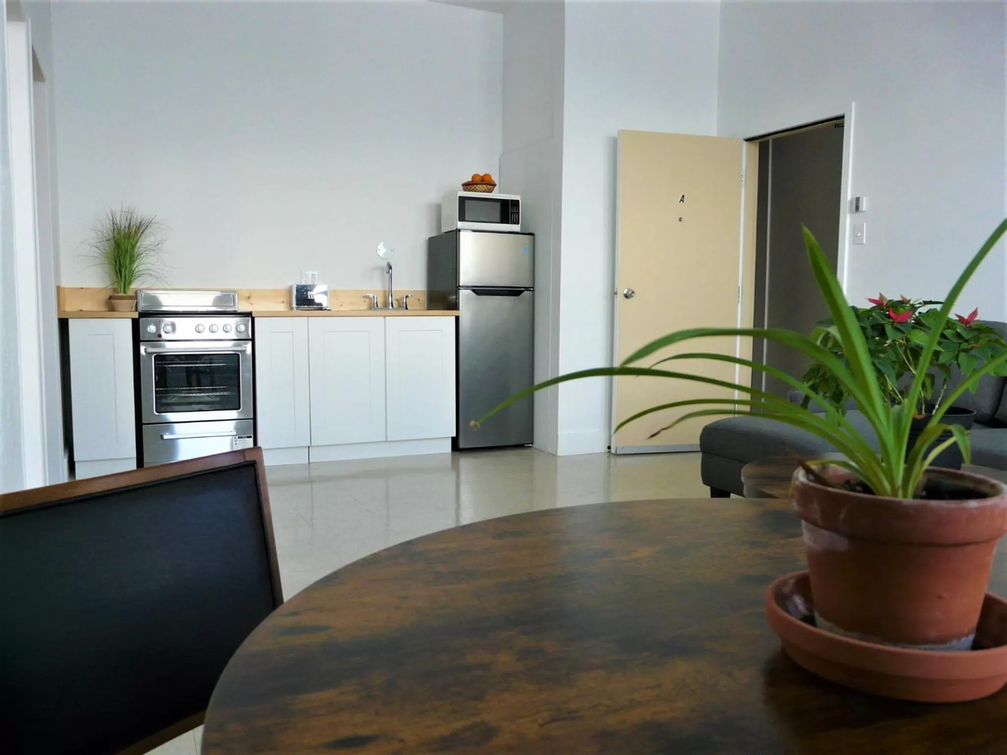 Kitchen or kitchenette, Kitchen/Kitchenette in Auberge La Petite École de Forillon
