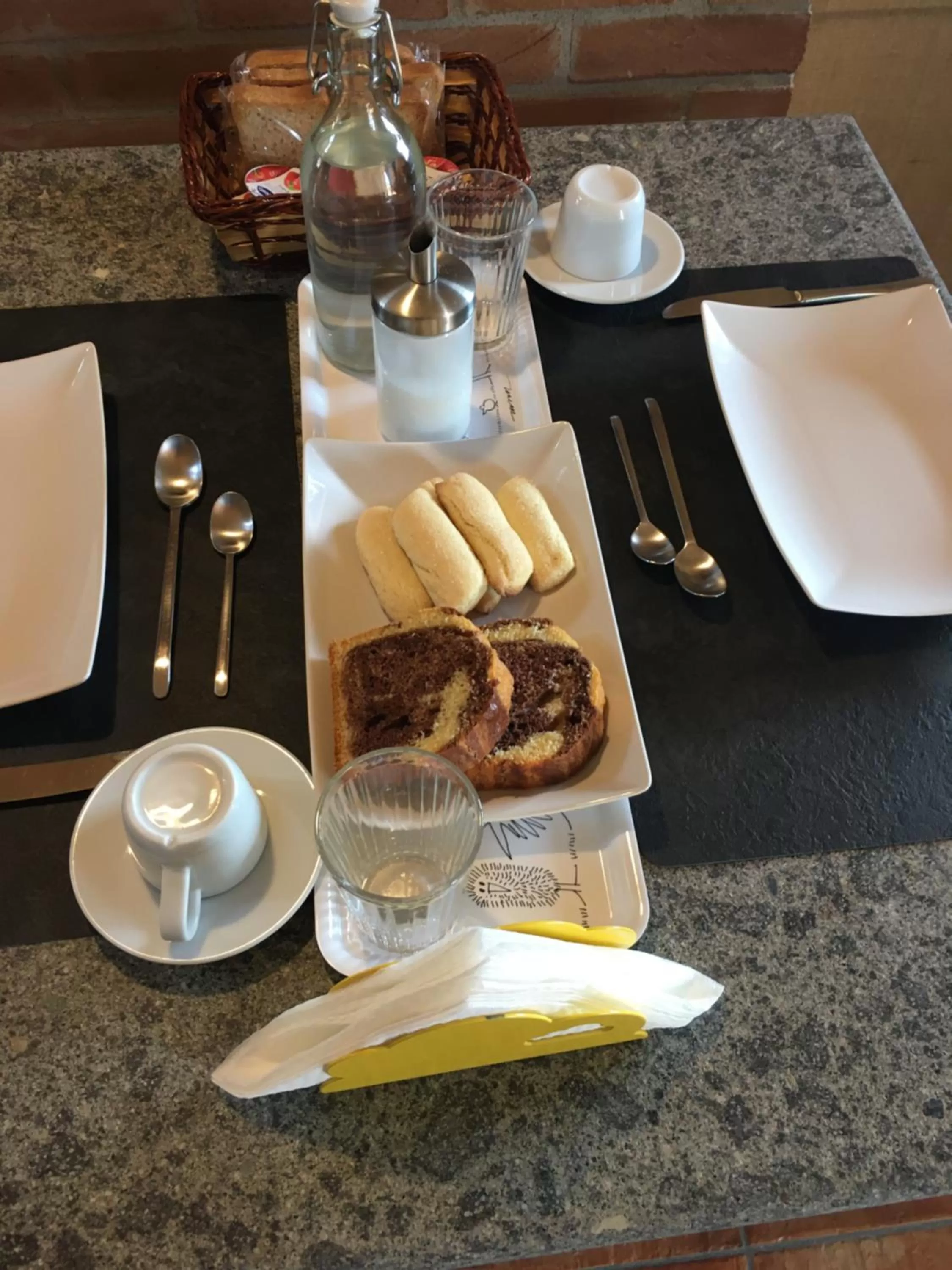 Breakfast in B&B MontAlbano