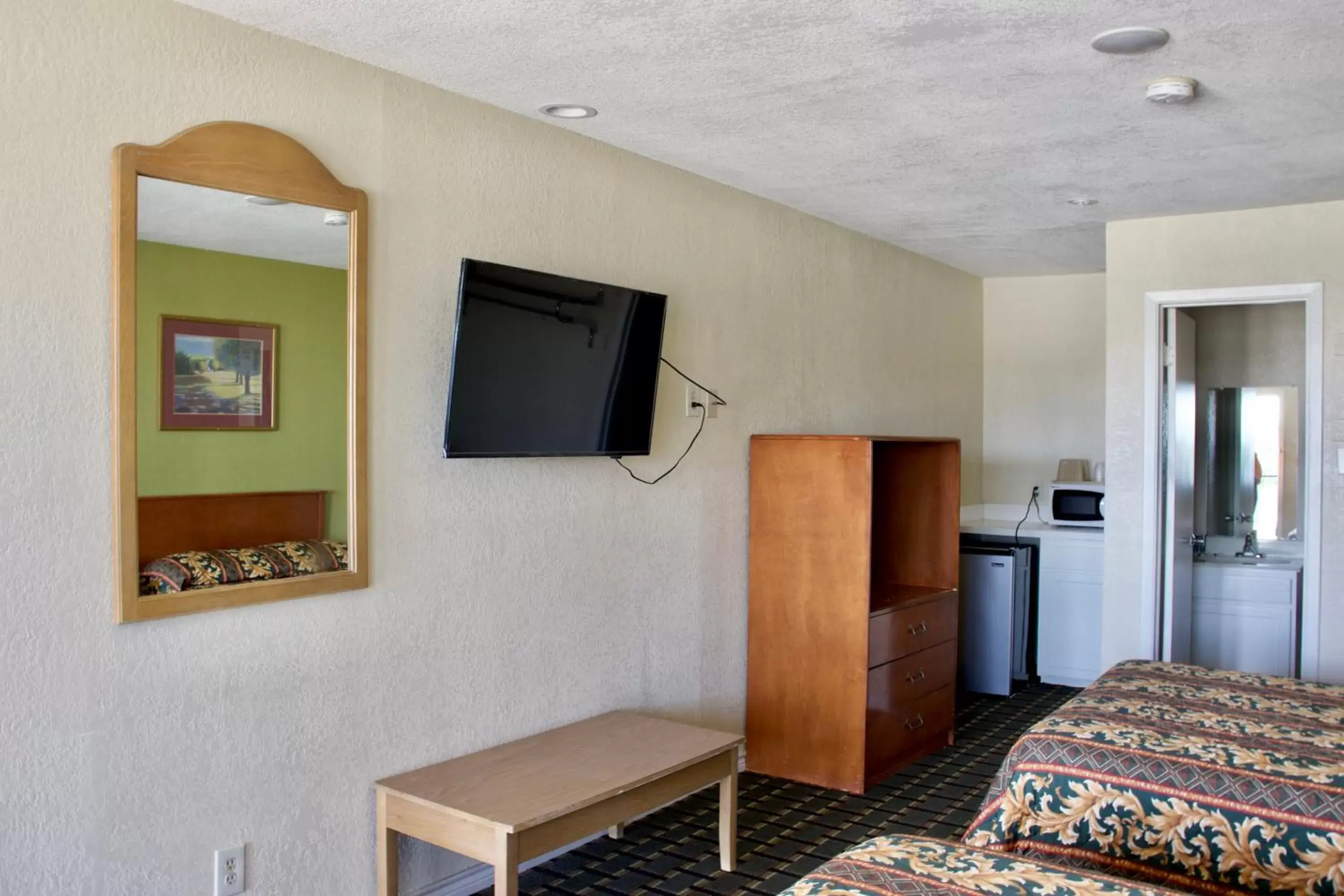 Double Room with Two Double Beds - Smoking in Executive Inn of Arlington, Near AT&T Stadium Double Room with Two Double Beds - Smoking in Executive Inn of Arlington, Near AT&T Stadium