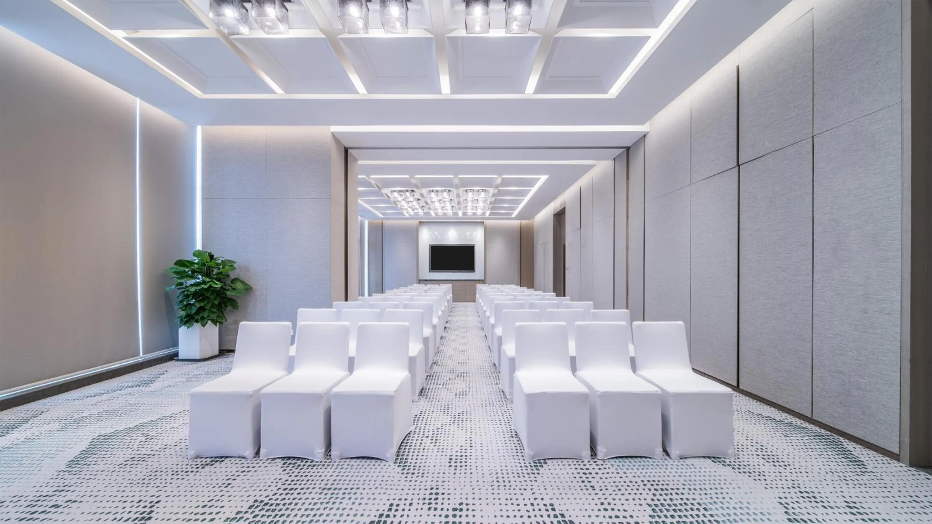 Meeting/conference room in HUALUXE Xi'an Chanba by IHG