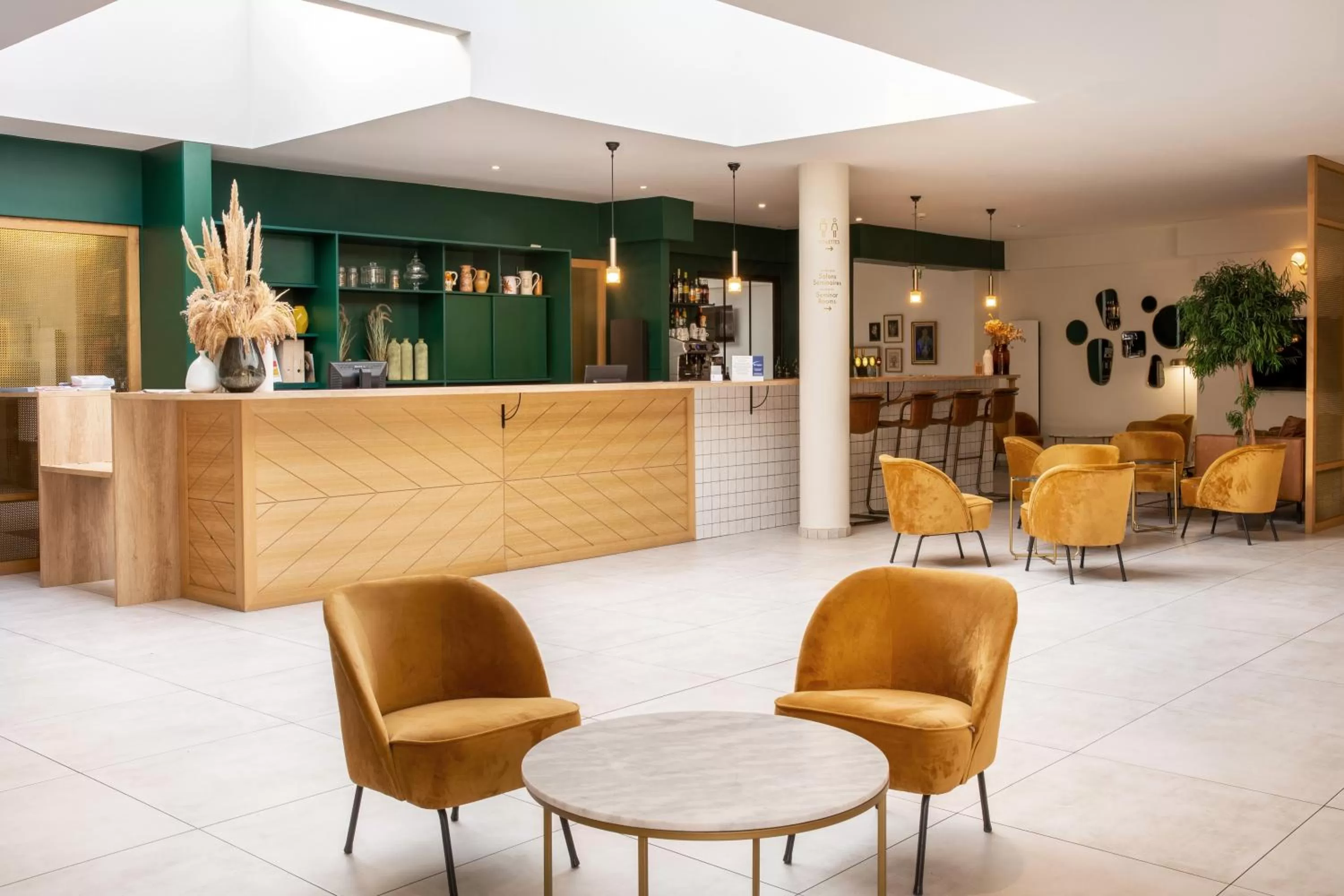 Property building in Best Western Hotel du Lac Dunkerque- Restaurant ouvert 7/7 midi et soir