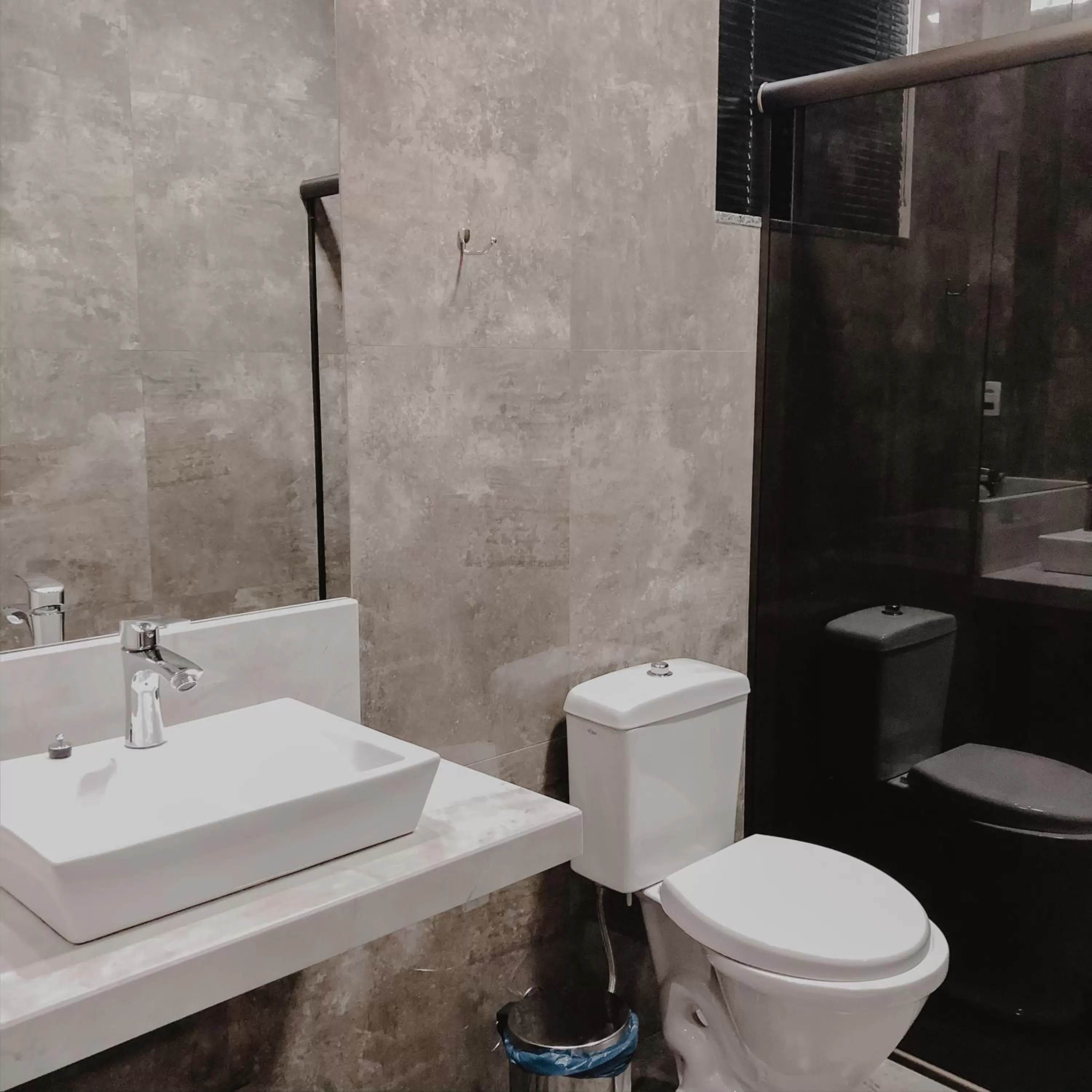 Bathroom in Petri Plaza Hotel