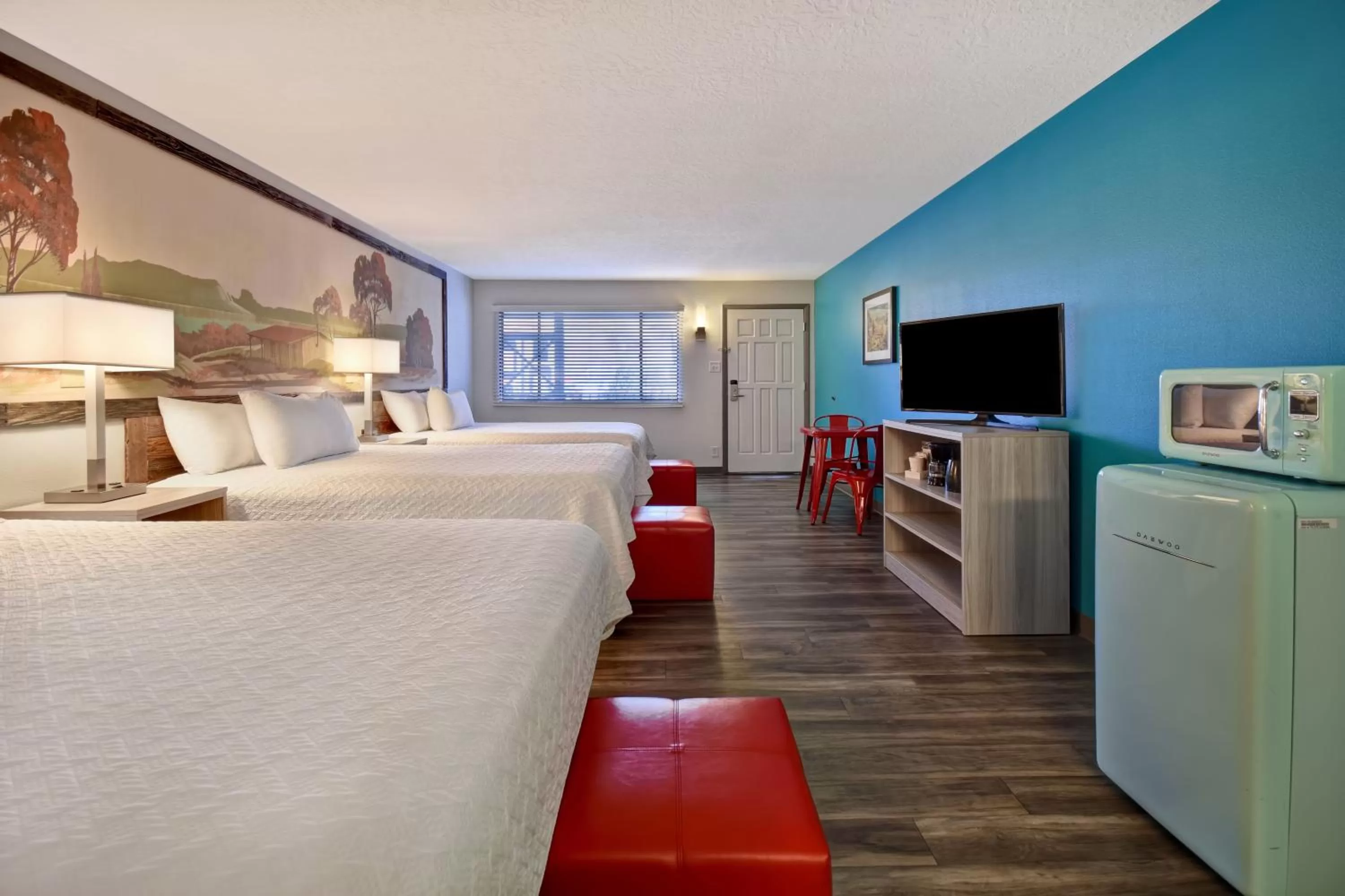 Photo of the whole room, Bed in Expedition Lodge Moab Arches National Park