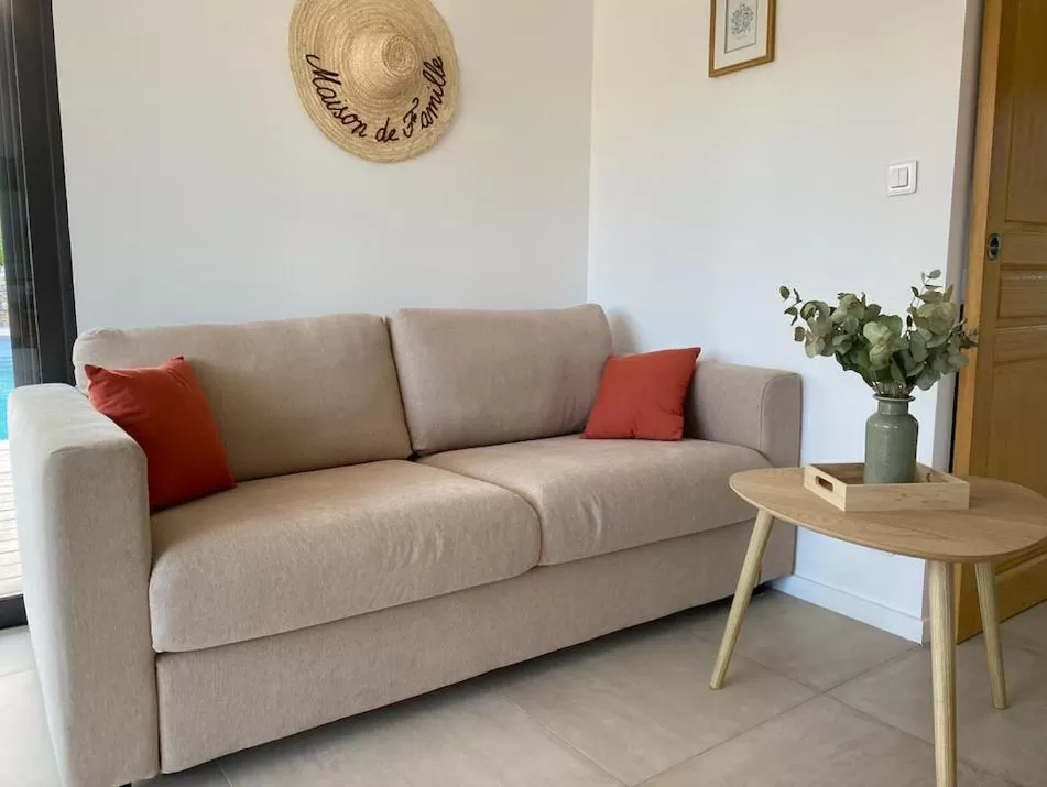 Living room, Seating Area in le pool house