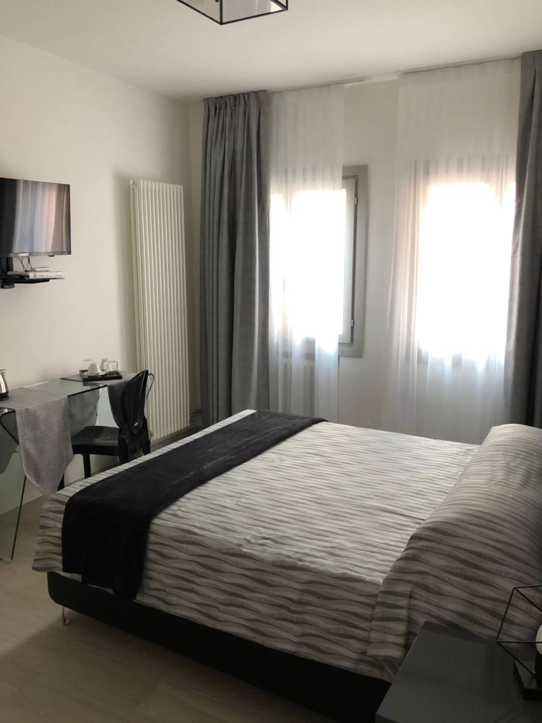 Bed in Albergo Marin