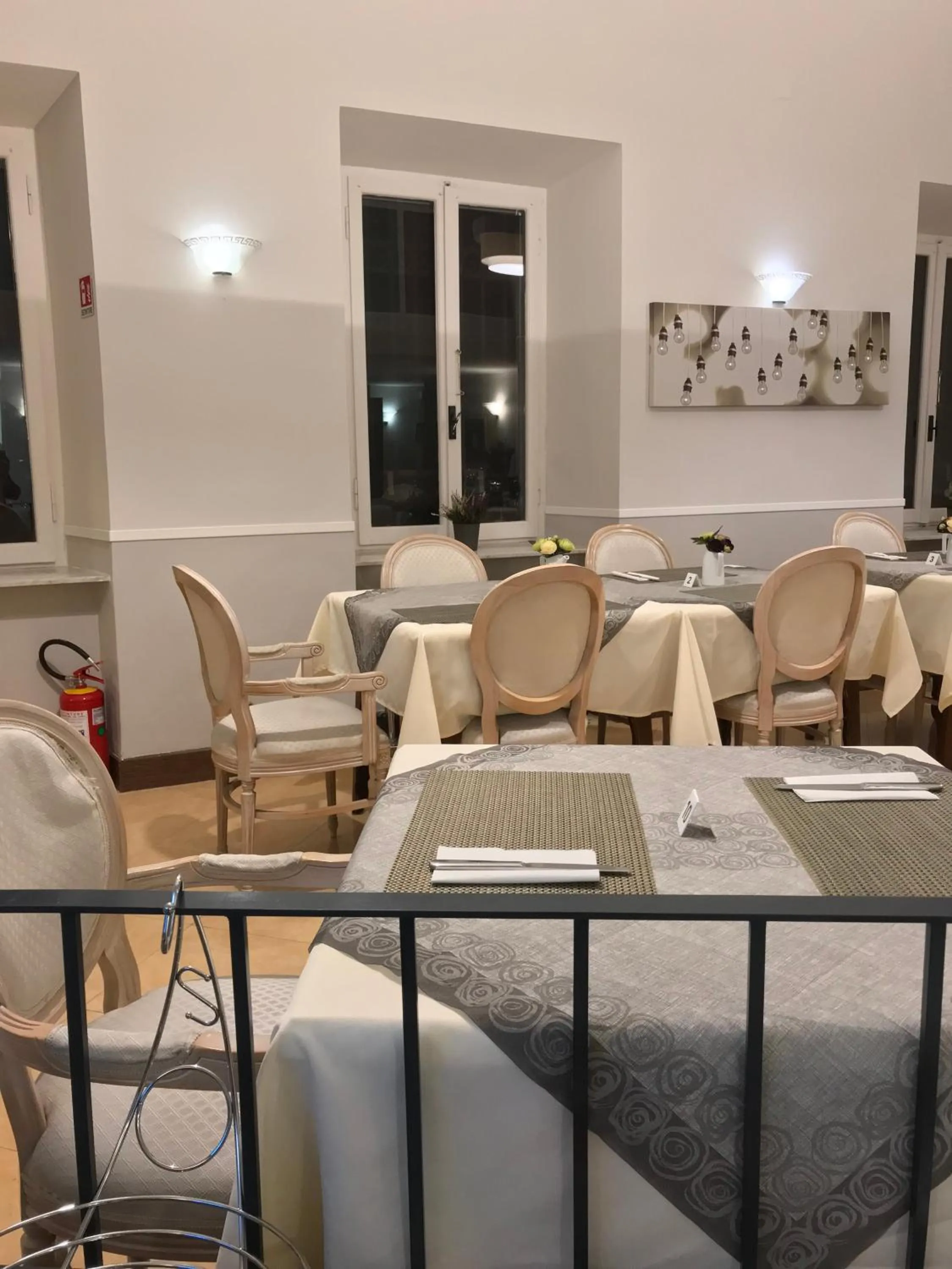 Restaurant/places to eat in Hotel Spagna