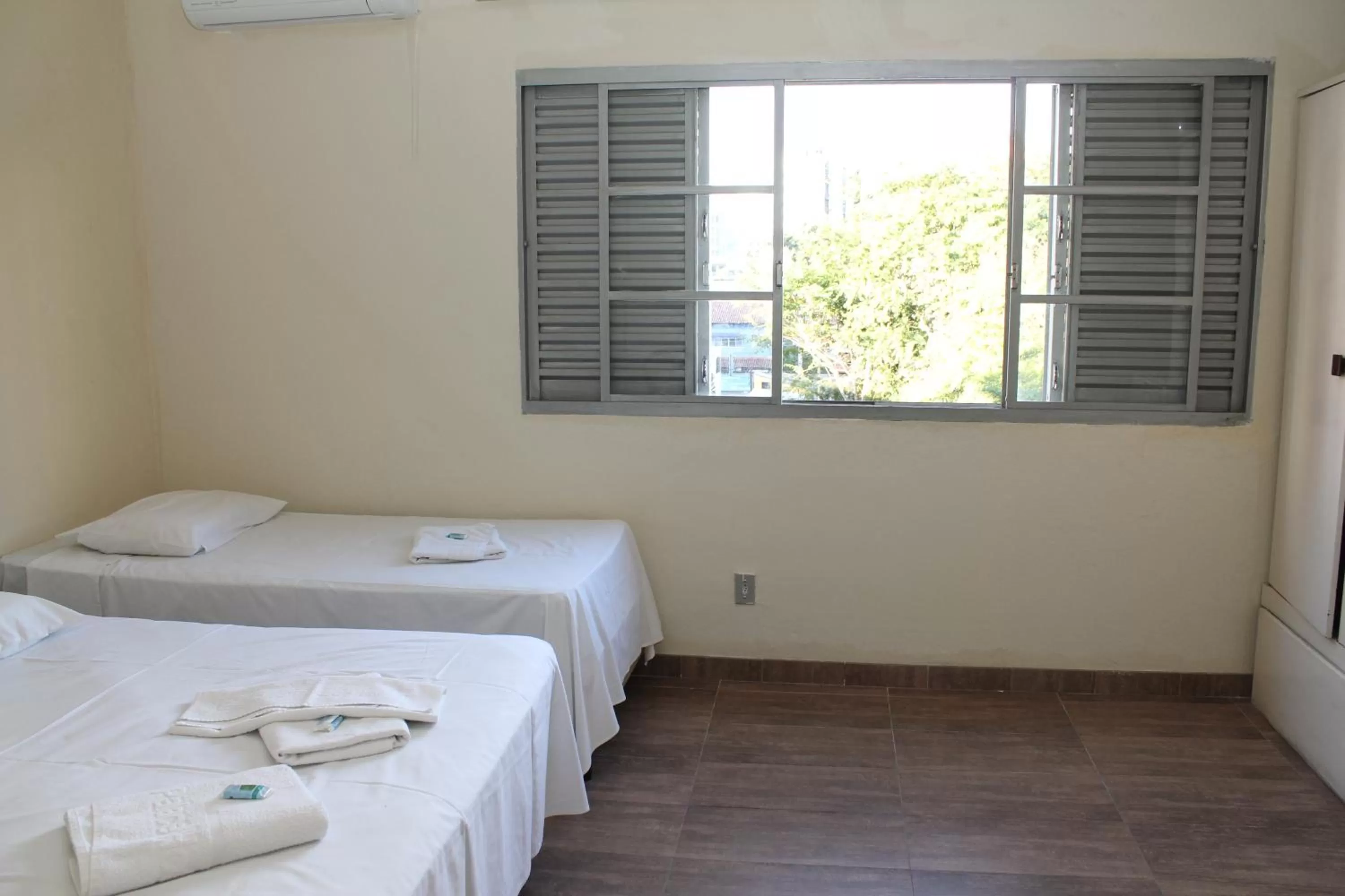 Day, Bed in Espigão Palace Hotel