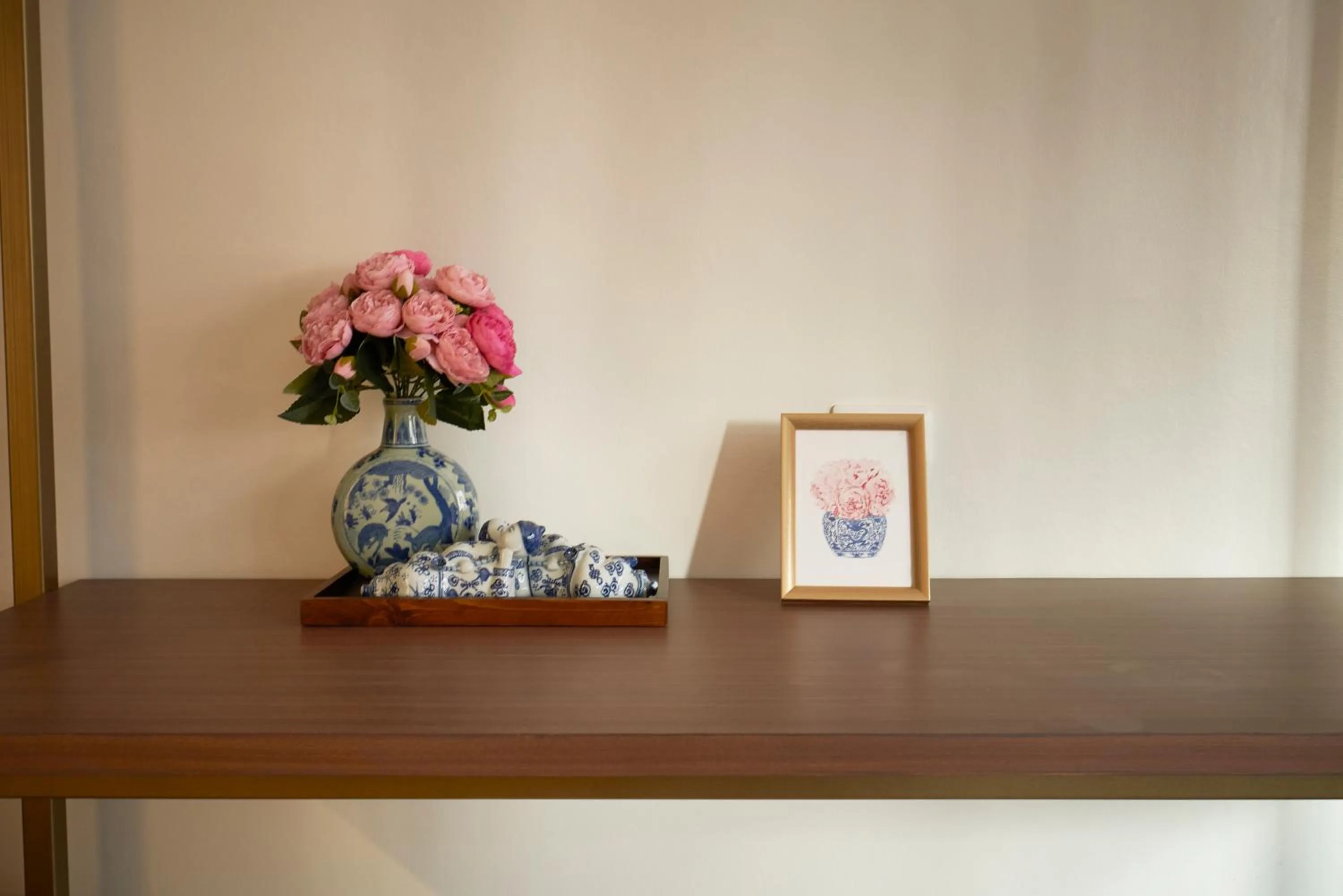 Photo of the whole room in Sweet's Escape